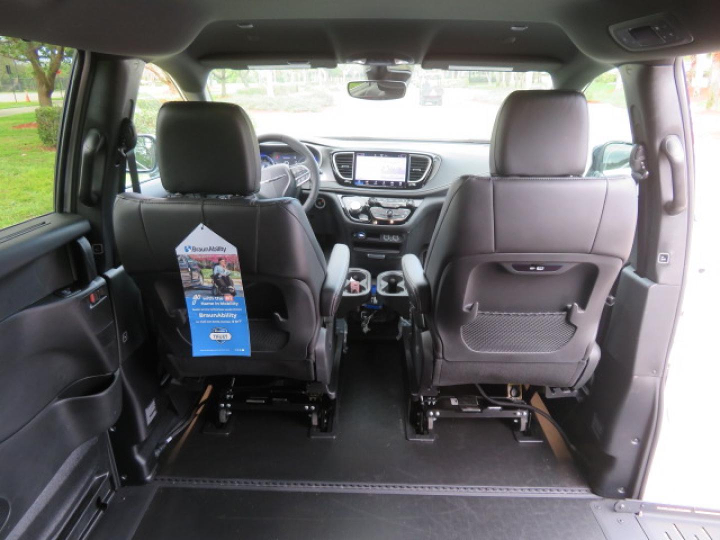 2025 White /Black Chrysler Pacifica Select (2C4RC1BG6SR) with an 3.6L V6 DOHC 24V engine, 9A transmission, located at 4301 Oak Circle #19, Boca Raton, FL, 33431, (954) 561-2499, 26.388472, -80.084045 - 2025 CHRYSLER PACIFICA SELECT Braunability Handicap Wheelchair Conversion with 280 Original Miles. Braun Power Foldout XT Ramp System. Clean Carfax No Stories. This van is Brand New. Still has original plastic from the facotry. Purchased new in November and the van was sold due to unfortunate circum - Photo#46