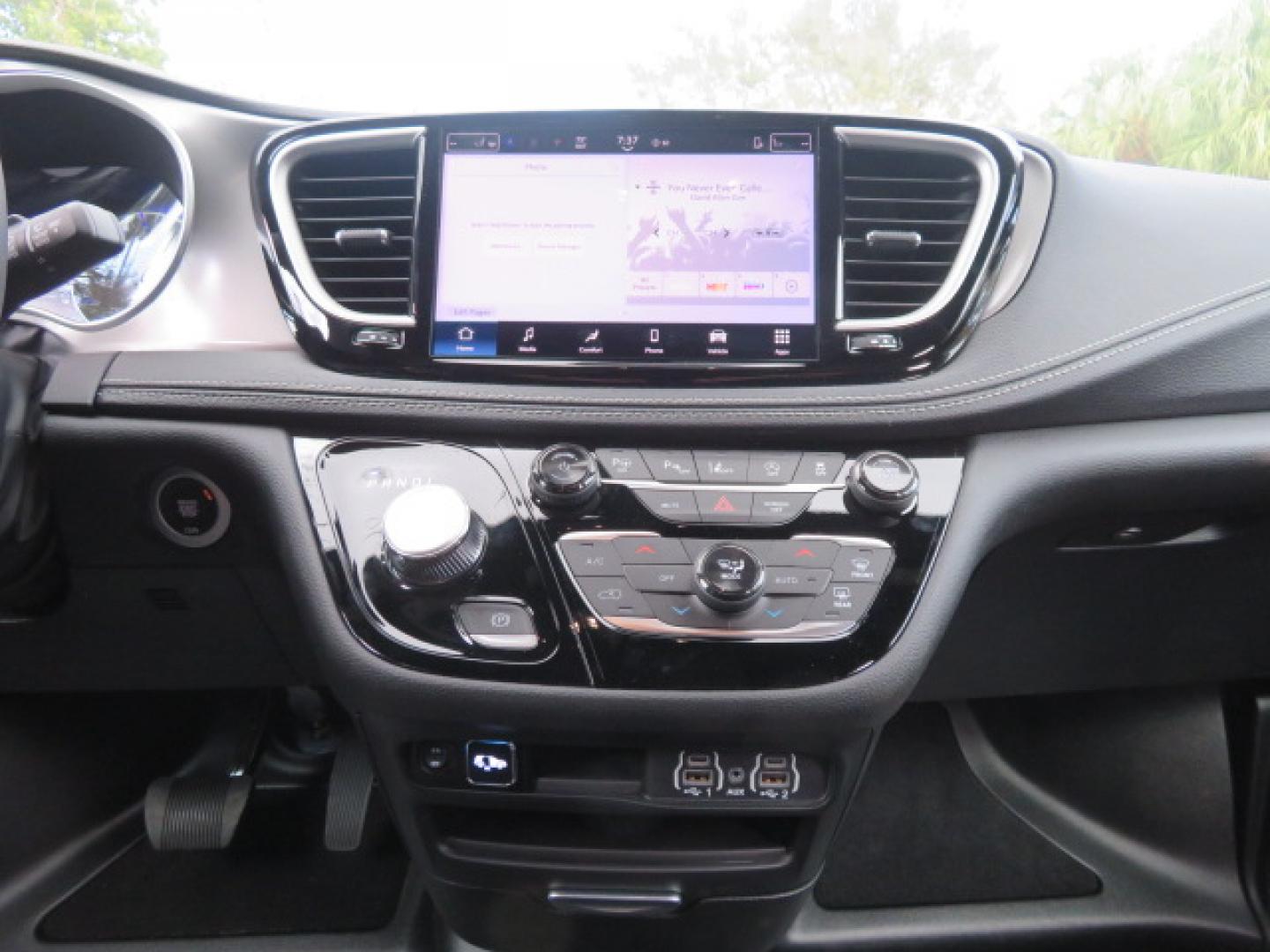 2025 White /Black Chrysler Pacifica Select (2C4RC1BG6SR) with an 3.6L V6 DOHC 24V engine, 9A transmission, located at 4301 Oak Circle #19, Boca Raton, FL, 33431, (954) 561-2499, 26.388472, -80.084045 - 2025 CHRYSLER PACIFICA SELECT Braunability Handicap Wheelchair Conversion with 280 Original Miles. Braun Power Foldout XT Ramp System. Clean Carfax No Stories. This van is Brand New. Still has original plastic from the facotry. Purchased new in November and the van was sold due to unfortunate circum - Photo#54