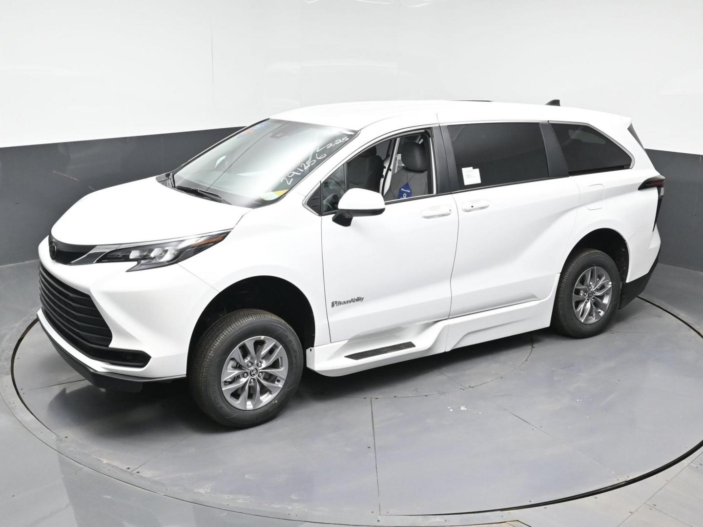 2026 White /Gray Toyota Sienna LE 8-Passenger (5TDKRKEC9TS) with an 2.5L L4 DOHC 16V HYBRID engine, CVT transmission, located at 4301 Oak Circle #19, Boca Raton, FL, 33431, (954) 561-2499, 26.388472, -80.084045 - Brand New 2026 Toyota Sienna LE Braunability Handicap Wheelchair Conversion Braunability XT Conversion Power Foldout Ramp Fully Loaded! Ask about our Dealer Rebate Programs! 954-561-2499. ?? JUST ARRIVED | BRAND NEW 2026 TOYOTA SIENNA LE ?? BraunAbility XT Power Wheelchair Conversion Experience u - Photo#22