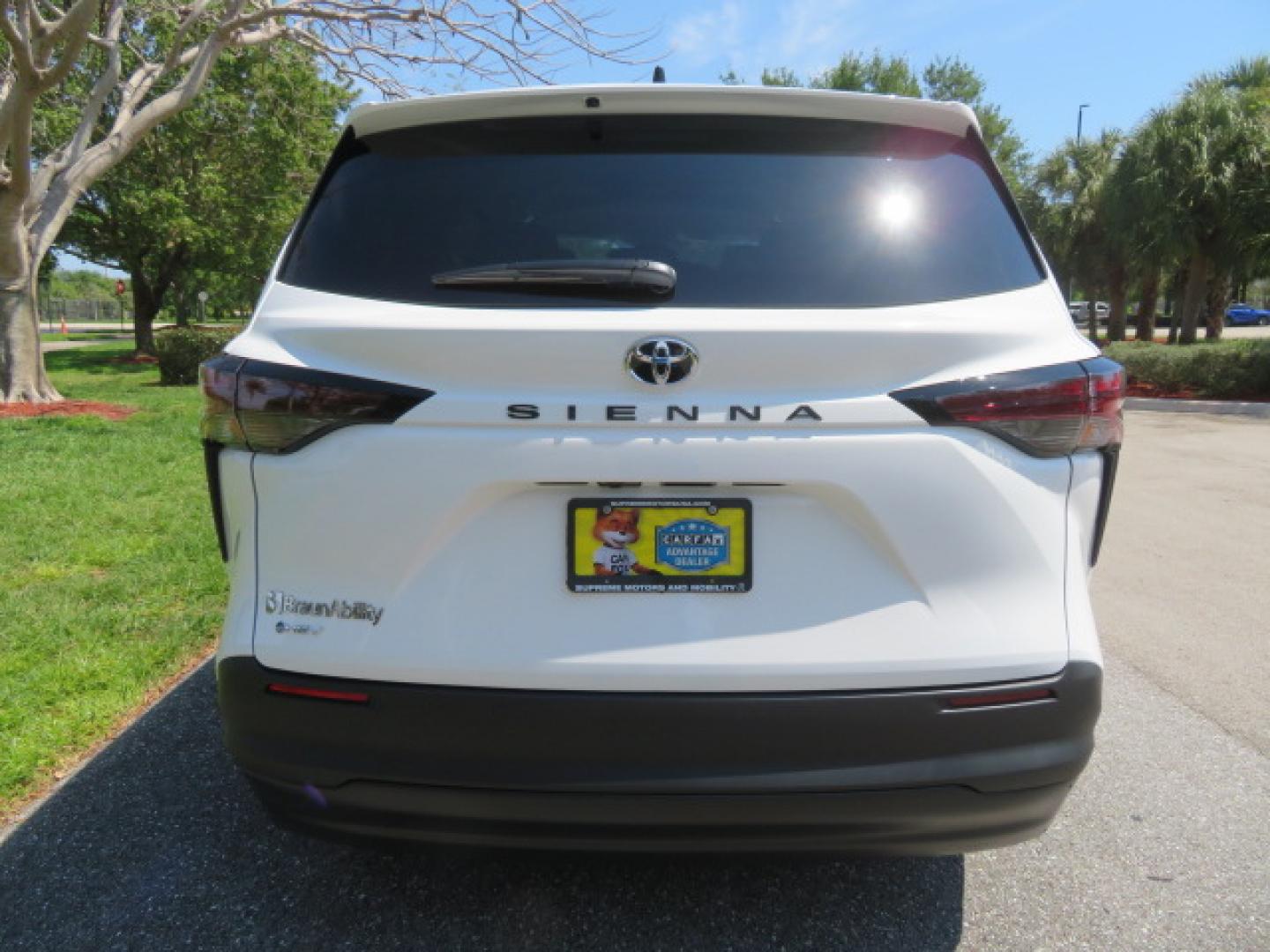 2026 White /Gray Toyota Sienna LE 8-Passenger (5TDKRKEC9TS) with an 2.5L L4 DOHC 16V HYBRID engine, CVT transmission, located at 4301 Oak Circle #19, Boca Raton, FL, 33431, (954) 561-2499, 26.388472, -80.084045 - Brand New 2026 Toyota Sienna LE Braunability Handicap Wheelchair Conversion Braunability XT Conversion Power Foldout Ramp Fully Loaded! Ask about our Dealer Rebate Programs! 954-561-2499. ?? JUST ARRIVED | BRAND NEW 2026 TOYOTA SIENNA LE ?? BraunAbility XT Power Wheelchair Conversion Experience u - Photo#33