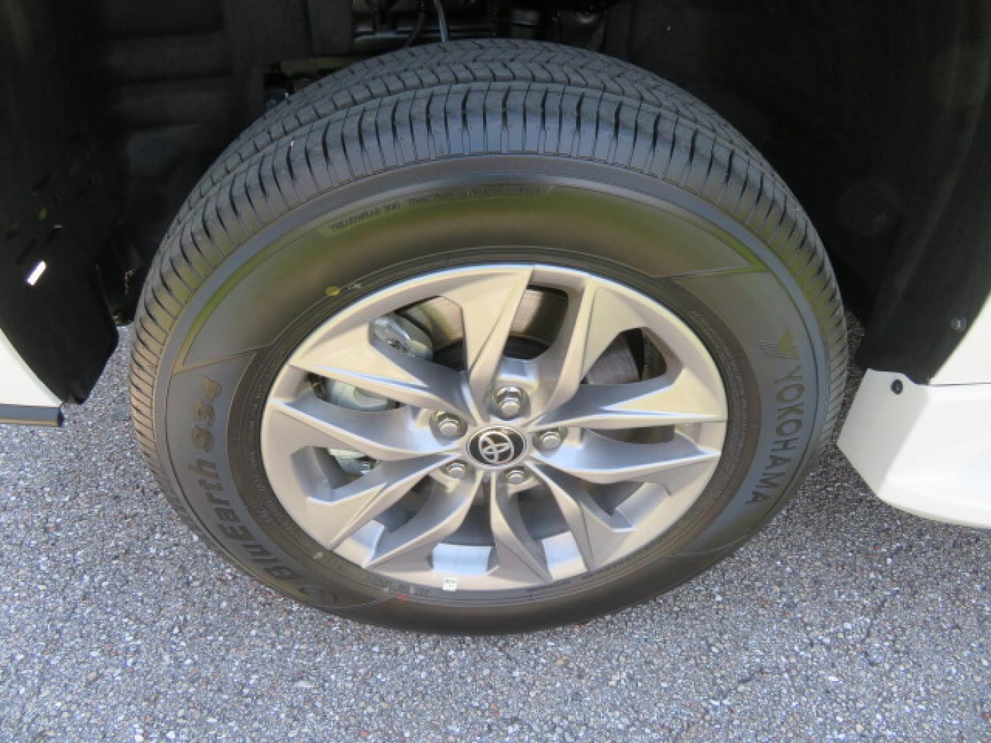 2026 White /Gray Toyota Sienna LE 8-Passenger (5TDKRKEC9TS) with an 2.5L L4 DOHC 16V HYBRID engine, CVT transmission, located at 4301 Oak Circle #19, Boca Raton, FL, 33431, (954) 561-2499, 26.388472, -80.084045 - Brand New 2026 Toyota Sienna LE Braunability Handicap Wheelchair Conversion Braunability XT Conversion Power Foldout Ramp Fully Loaded! Ask about our Dealer Rebate Programs! 954-561-2499. ?? JUST ARRIVED | BRAND NEW 2026 TOYOTA SIENNA LE ?? BraunAbility XT Power Wheelchair Conversion Experience u - Photo#49