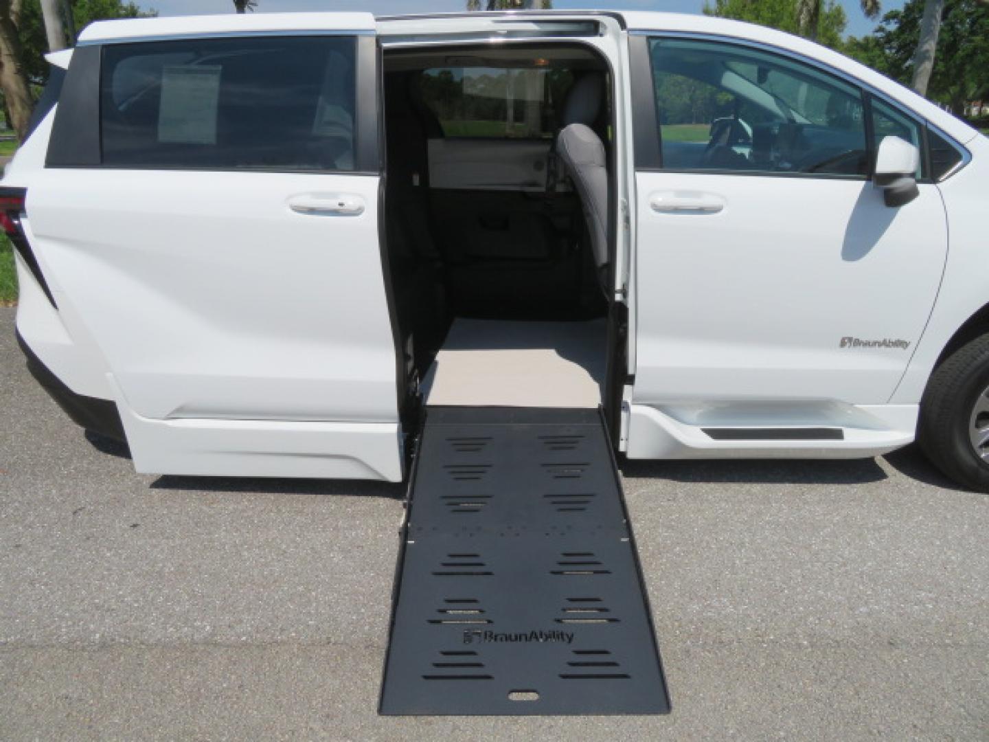 2026 White /Gray Toyota Sienna LE 8-Passenger (5TDKRKEC9TS) with an 2.5L L4 DOHC 16V HYBRID engine, CVT transmission, located at 4301 Oak Circle #19, Boca Raton, FL, 33431, (954) 561-2499, 26.388472, -80.084045 - Brand New 2026 Toyota Sienna LE Braunability Handicap Wheelchair Conversion Braunability XT Conversion Power Foldout Ramp Fully Loaded! Ask about our Dealer Rebate Programs! 954-561-2499. ?? JUST ARRIVED | BRAND NEW 2026 TOYOTA SIENNA LE ?? BraunAbility XT Power Wheelchair Conversion Experience u - Photo#61