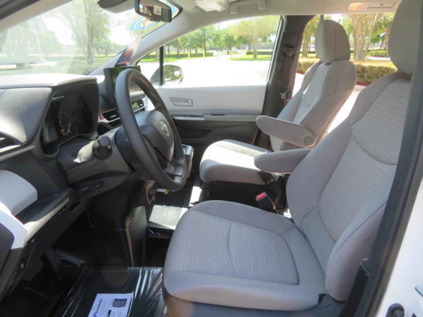 2026 White /Gray Toyota Sienna LE 8-Passenger (5TDKRKEC9TS) with an 2.5L L4 DOHC 16V HYBRID engine, CVT transmission, located at 4301 Oak Circle #19, Boca Raton, FL, 33431, (954) 561-2499, 26.388472, -80.084045 - Brand New 2026 Toyota Sienna LE Braunability Handicap Wheelchair Conversion Braunability XT Conversion Power Foldout Ramp Fully Loaded! Ask about our Dealer Rebate Programs! 954-561-2499. ?? JUST ARRIVED | BRAND NEW 2026 TOYOTA SIENNA LE ?? BraunAbility XT Power Wheelchair Conversion Experience u - Photo#68