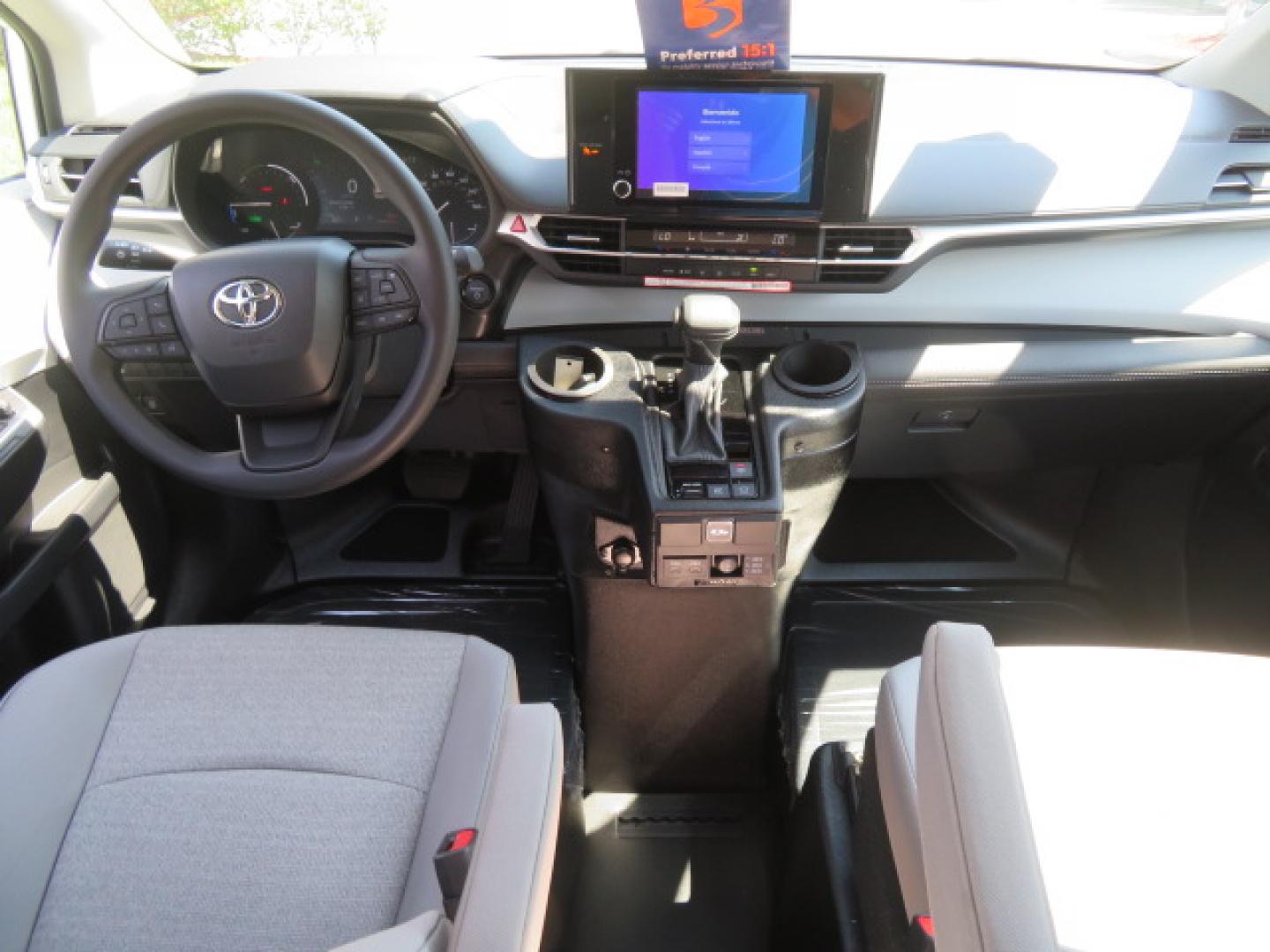 2026 White /Gray Toyota Sienna LE 8-Passenger (5TDKRKEC9TS) with an 2.5L L4 DOHC 16V HYBRID engine, CVT transmission, located at 4301 Oak Circle #19, Boca Raton, FL, 33431, (954) 561-2499, 26.388472, -80.084045 - Brand New 2026 Toyota Sienna LE Braunability Handicap Wheelchair Conversion Braunability XT Conversion Power Foldout Ramp Fully Loaded! Ask about our Dealer Rebate Programs! 954-561-2499. ?? JUST ARRIVED | BRAND NEW 2026 TOYOTA SIENNA LE ?? BraunAbility XT Power Wheelchair Conversion Experience u - Photo#69