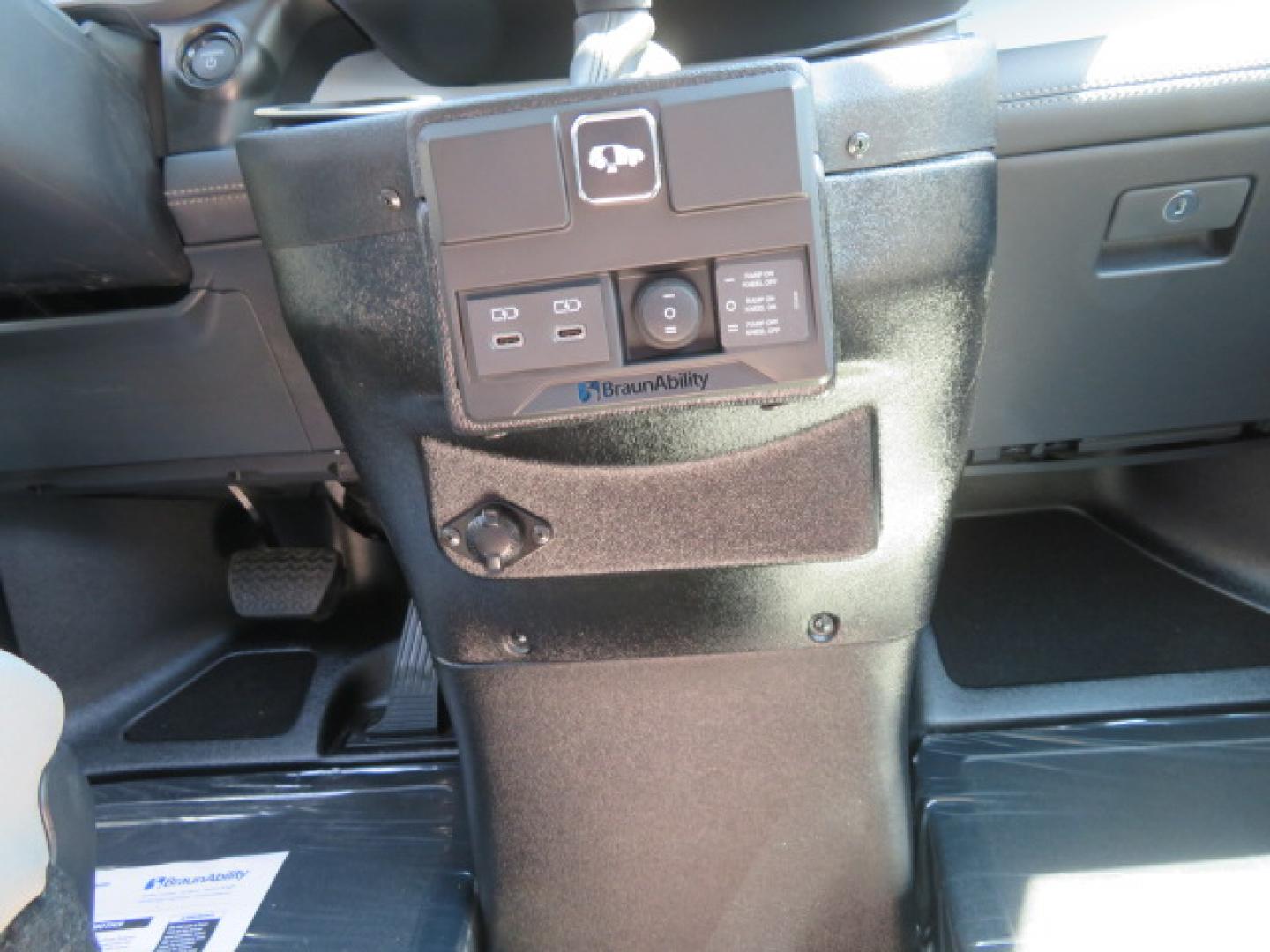 2026 White /Gray Toyota Sienna LE 8-Passenger (5TDKRKEC9TS) with an 2.5L L4 DOHC 16V HYBRID engine, CVT transmission, located at 4301 Oak Circle #19, Boca Raton, FL, 33431, (954) 561-2499, 26.388472, -80.084045 - Brand New 2026 Toyota Sienna LE Braunability Handicap Wheelchair Conversion Braunability XT Conversion Power Foldout Ramp Fully Loaded! Ask about our Dealer Rebate Programs! 954-561-2499. ?? JUST ARRIVED | BRAND NEW 2026 TOYOTA SIENNA LE ?? BraunAbility XT Power Wheelchair Conversion Experience u - Photo#73