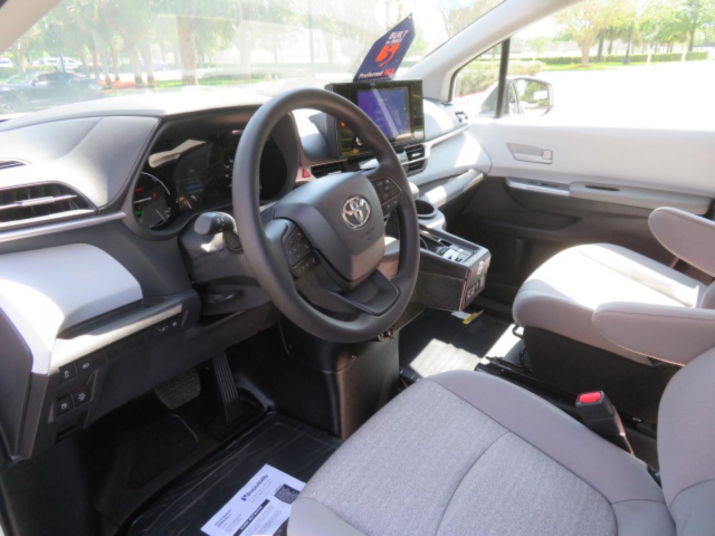 2026 White /Gray Toyota Sienna LE 8-Passenger (5TDKRKEC9TS) with an 2.5L L4 DOHC 16V HYBRID engine, CVT transmission, located at 4301 Oak Circle #19, Boca Raton, FL, 33431, (954) 561-2499, 26.388472, -80.084045 - Brand New 2026 Toyota Sienna LE Braunability Handicap Wheelchair Conversion Braunability XT Conversion Power Foldout Ramp Fully Loaded! Ask about our Dealer Rebate Programs! 954-561-2499. ?? JUST ARRIVED | BRAND NEW 2026 TOYOTA SIENNA LE ?? BraunAbility XT Power Wheelchair Conversion Experience u - Photo#77