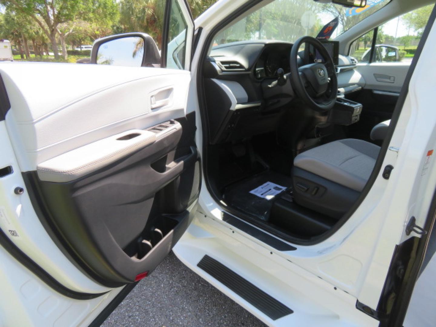 2026 White /Gray Toyota Sienna LE 8-Passenger (5TDKRKEC9TS) with an 2.5L L4 DOHC 16V HYBRID engine, CVT transmission, located at 4301 Oak Circle #19, Boca Raton, FL, 33431, (954) 561-2499, 26.388472, -80.084045 - Brand New 2026 Toyota Sienna LE Braunability Handicap Wheelchair Conversion Braunability XT Conversion Power Foldout Ramp Fully Loaded! Ask about our Dealer Rebate Programs! 954-561-2499. ?? JUST ARRIVED | BRAND NEW 2026 TOYOTA SIENNA LE ?? BraunAbility XT Power Wheelchair Conversion Experience u - Photo#78