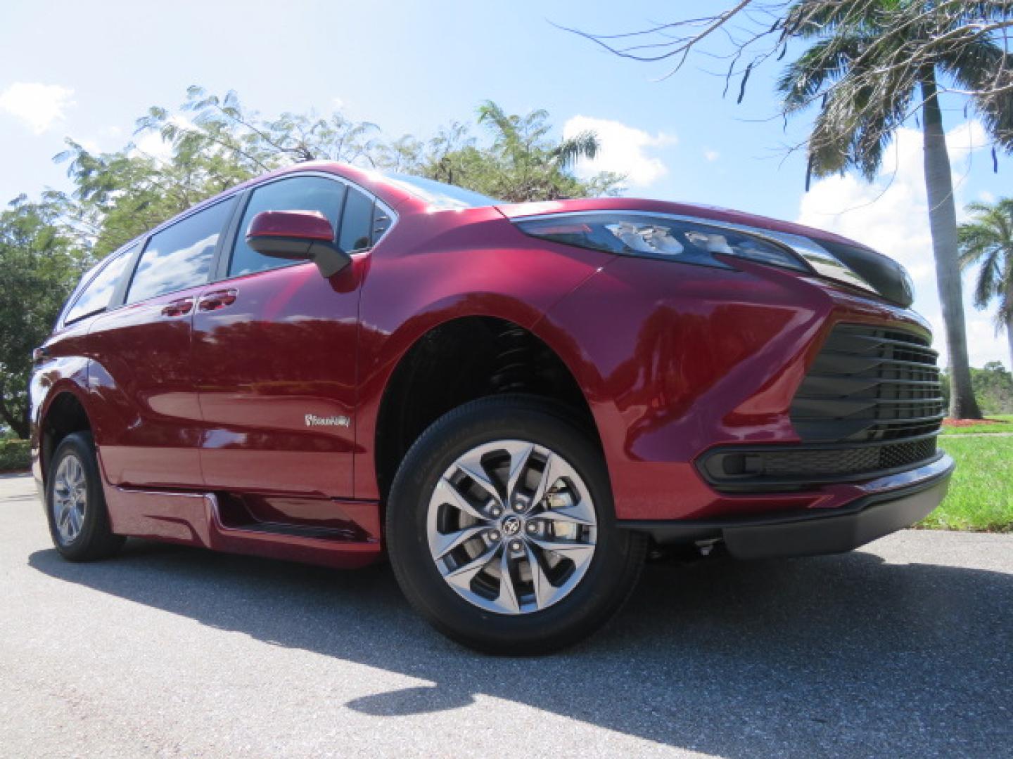 2026 Red /Gray Toyota Sienna LE 8-Passenger (5TDKRKEC7TS) with an 2.5L L4 DOHC 16V HYBRID engine, CVT transmission, located at 4301 Oak Circle #19, Boca Raton, FL, 33431, (954) 561-2499, 26.388472, -80.084045 - Brand New 2026 Toyota Sienna LE Braunability Handicap Wheelchair Conversion Braunability XT Conversion Power Foldout Ramp Fully Loaded! Ask about our Dealer Rebate Programs! 954-561-2499. ?? JUST ARRIVED | BRAND NEW 2026 TOYOTA SIENNA LE ?? BraunAbility XT Power Wheelchair Conversion Experience u - Photo#0