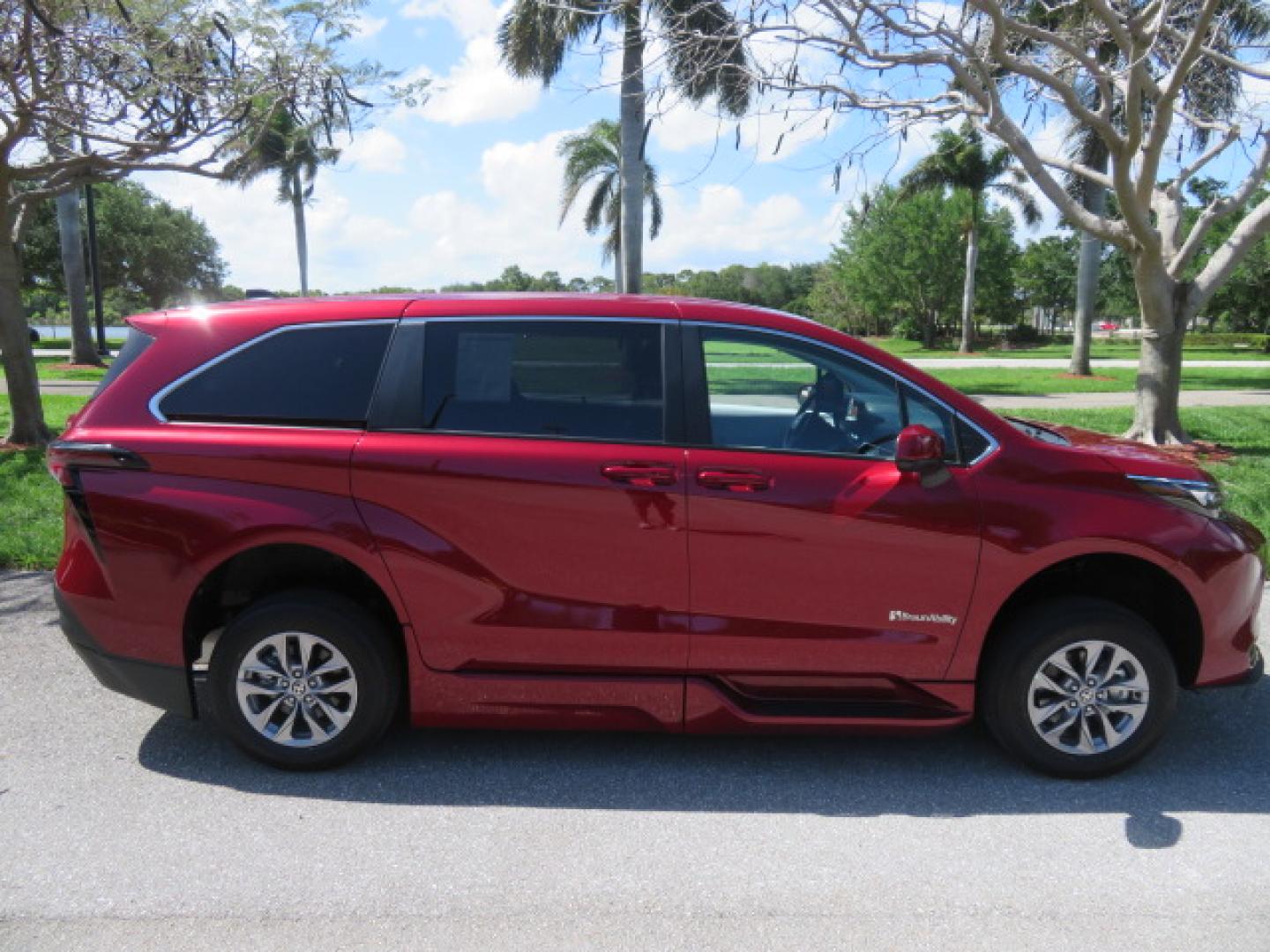 2026 Red /Gray Toyota Sienna LE 8-Passenger (5TDKRKEC7TS) with an 2.5L L4 DOHC 16V HYBRID engine, CVT transmission, located at 4301 Oak Circle #19, Boca Raton, FL, 33431, (954) 561-2499, 26.388472, -80.084045 - Brand New 2026 Toyota Sienna LE Braunability Handicap Wheelchair Conversion Braunability XT Conversion Power Foldout Ramp Fully Loaded! Ask about our Dealer Rebate Programs! 954-561-2499. ?? JUST ARRIVED | BRAND NEW 2026 TOYOTA SIENNA LE ?? BraunAbility XT Power Wheelchair Conversion Experience u - Photo#17