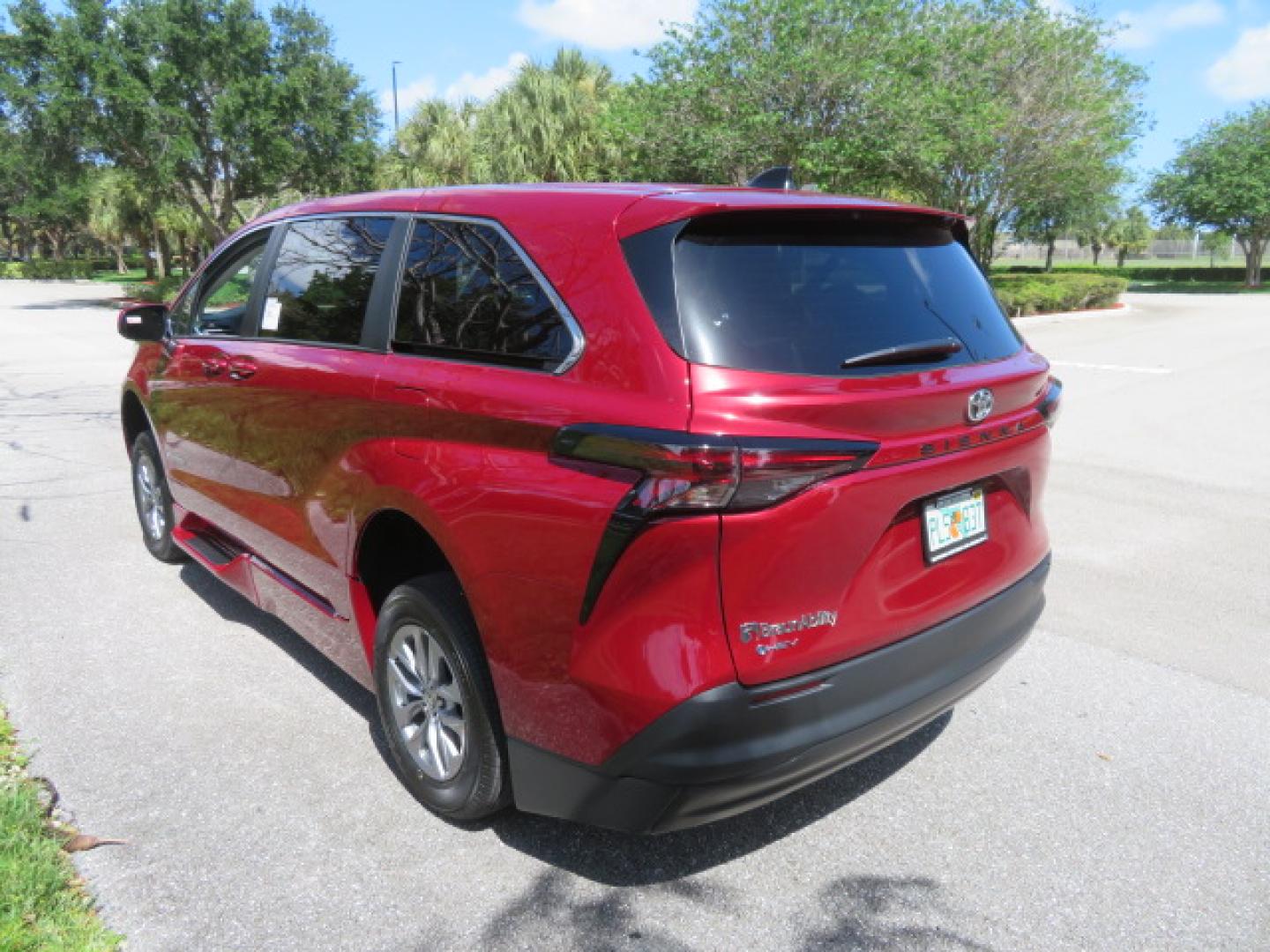 2026 Red /Gray Toyota Sienna LE 8-Passenger (5TDKRKEC7TS) with an 2.5L L4 DOHC 16V HYBRID engine, CVT transmission, located at 4301 Oak Circle #19, Boca Raton, FL, 33431, (954) 561-2499, 26.388472, -80.084045 - Brand New 2026 Toyota Sienna LE Braunability Handicap Wheelchair Conversion Braunability XT Conversion Power Foldout Ramp Fully Loaded! Ask about our Dealer Rebate Programs! 954-561-2499. ?? JUST ARRIVED | BRAND NEW 2026 TOYOTA SIENNA LE ?? BraunAbility XT Power Wheelchair Conversion Experience u - Photo#21