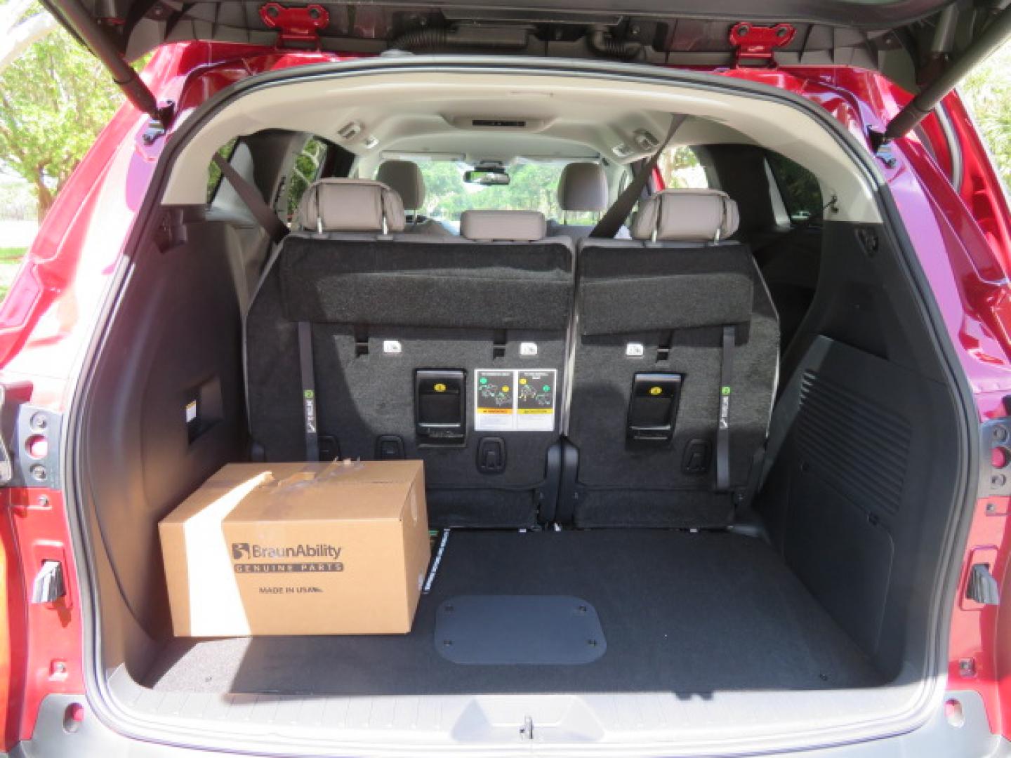2026 Red /Gray Toyota Sienna LE 8-Passenger (5TDKRKEC7TS) with an 2.5L L4 DOHC 16V HYBRID engine, CVT transmission, located at 4301 Oak Circle #19, Boca Raton, FL, 33431, (954) 561-2499, 26.388472, -80.084045 - Brand New 2026 Toyota Sienna LE Braunability Handicap Wheelchair Conversion Braunability XT Conversion Power Foldout Ramp Fully Loaded! Ask about our Dealer Rebate Programs! 954-561-2499. ?? JUST ARRIVED | BRAND NEW 2026 TOYOTA SIENNA LE ?? BraunAbility XT Power Wheelchair Conversion Experience u - Photo#27