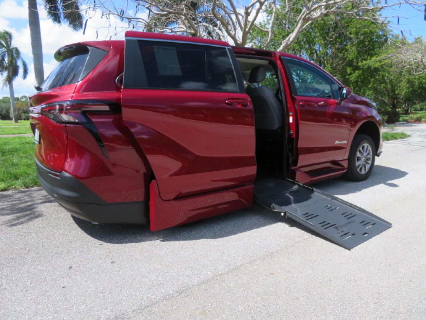 2026 Red /Gray Toyota Sienna LE 8-Passenger (5TDKRKEC7TS) with an 2.5L L4 DOHC 16V HYBRID engine, CVT transmission, located at 4301 Oak Circle #19, Boca Raton, FL, 33431, (954) 561-2499, 26.388472, -80.084045 - Brand New 2026 Toyota Sienna LE Braunability Handicap Wheelchair Conversion Braunability XT Conversion Power Foldout Ramp Fully Loaded! Ask about our Dealer Rebate Programs! 954-561-2499. ?? JUST ARRIVED | BRAND NEW 2026 TOYOTA SIENNA LE ?? BraunAbility XT Power Wheelchair Conversion Experience u - Photo#37