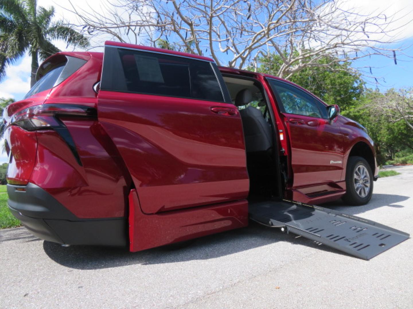 2026 Red /Gray Toyota Sienna LE 8-Passenger (5TDKRKEC7TS) with an 2.5L L4 DOHC 16V HYBRID engine, CVT transmission, located at 4301 Oak Circle #19, Boca Raton, FL, 33431, (954) 561-2499, 26.388472, -80.084045 - Brand New 2026 Toyota Sienna LE Braunability Handicap Wheelchair Conversion Braunability XT Conversion Power Foldout Ramp Fully Loaded! Ask about our Dealer Rebate Programs! 954-561-2499. ?? JUST ARRIVED | BRAND NEW 2026 TOYOTA SIENNA LE ?? BraunAbility XT Power Wheelchair Conversion Experience u - Photo#39