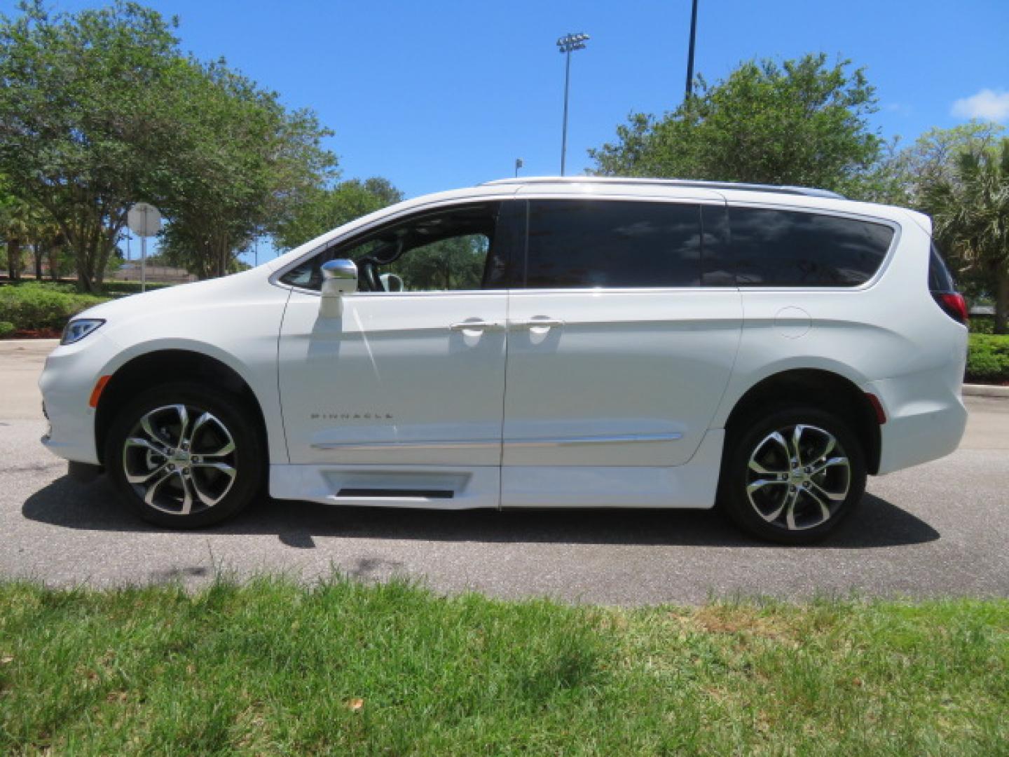 2022 White /Caramel Chrysler Pacifica Pinnacle (2C4RC1PG1NR) with an 3.6L V6 DOHC 24V engine, 9A transmission, located at 4301 Oak Circle #19, Boca Raton, FL, 33431, (954) 561-2499, 26.388472, -80.084045 - ? 2022 Chrysler Pacifica Pinnacle Rollx Handicap Wheelchair Conversion Van – ONLY 10K Original Miles ? ? ULTRA RARE PINNACLE EDITION – THE ULTIMATE LUXURY WHEELCHAIR VAN ? Experience unmatched luxury, accessibility, and innovation with this stunning 2022 Chrysler Pacifica Pinnacle Rollx Handic - Photo#13