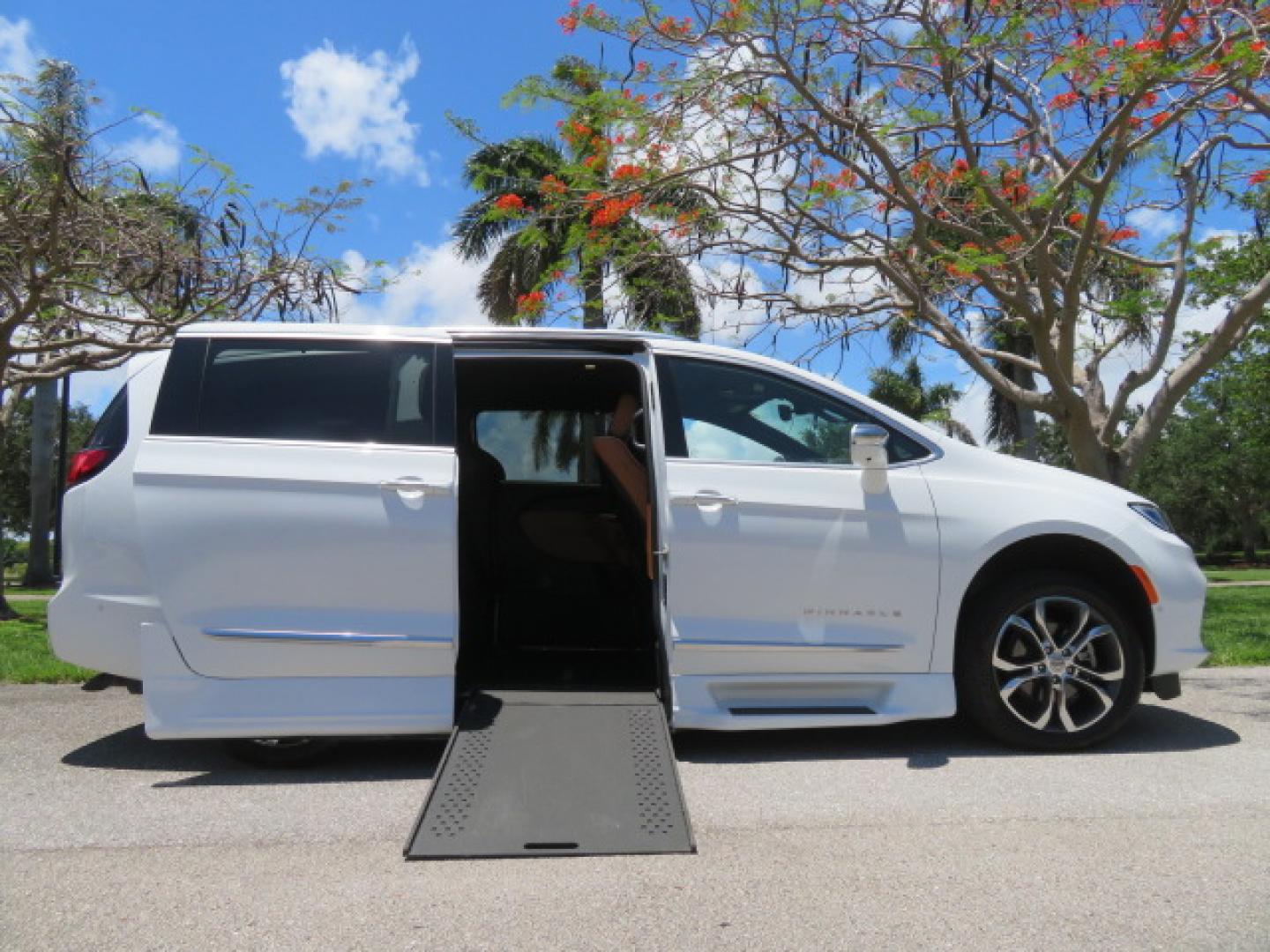 2022 White /Caramel Chrysler Pacifica Pinnacle (2C4RC1PG1NR) with an 3.6L V6 DOHC 24V engine, 9A transmission, located at 4301 Oak Circle #19, Boca Raton, FL, 33431, (954) 561-2499, 26.388472, -80.084045 - ? 2022 Chrysler Pacifica Pinnacle Rollx Handicap Wheelchair Conversion Van – ONLY 10K Original Miles ? ? ULTRA RARE PINNACLE EDITION – THE ULTIMATE LUXURY WHEELCHAIR VAN ? Experience unmatched luxury, accessibility, and innovation with this stunning 2022 Chrysler Pacifica Pinnacle Rollx Handic - Photo#41