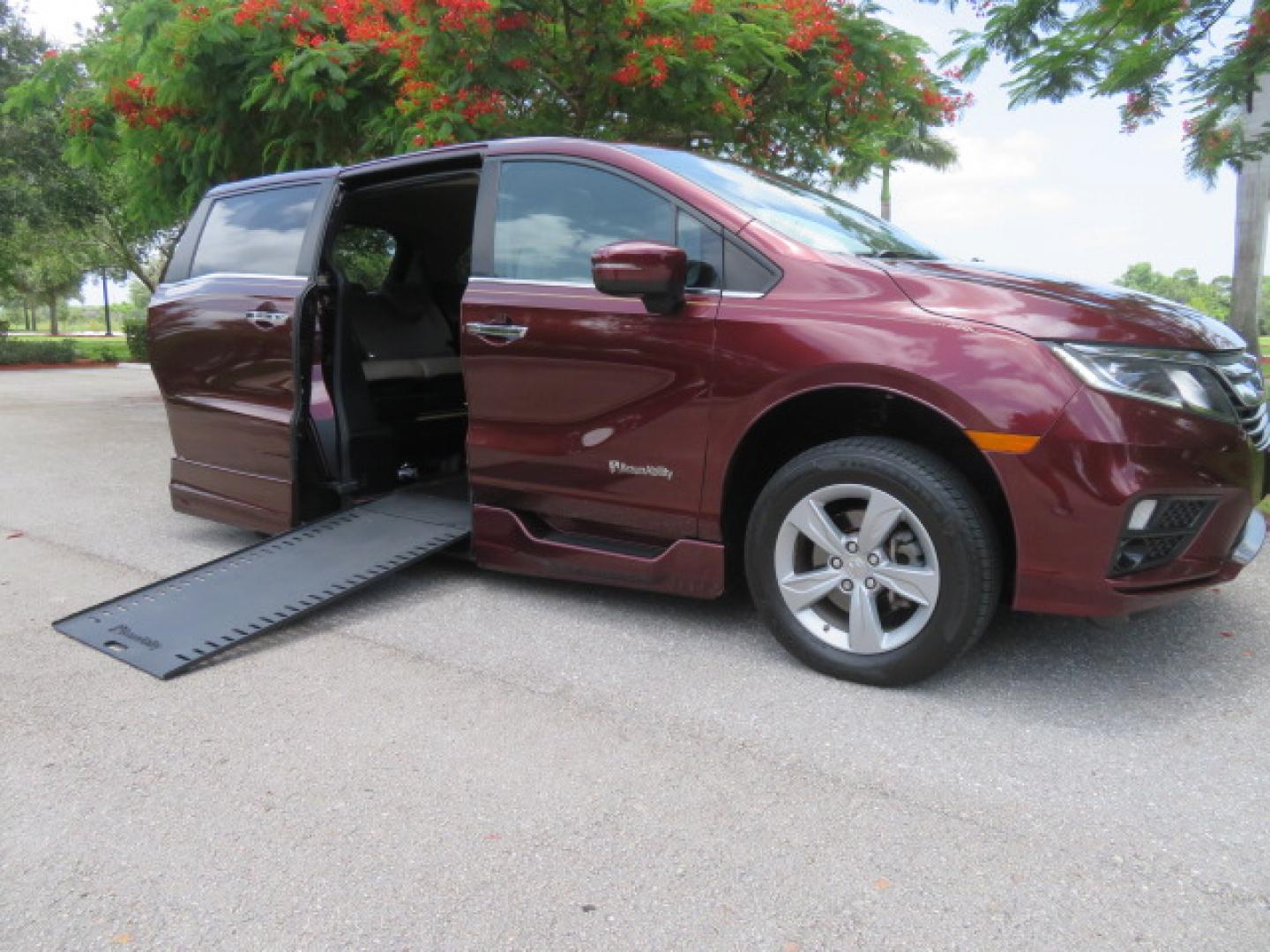 2018 Honda Odyssey EXR (5FNRL6H71JB) with an 3.5L V6 SOHC 24V engine, 6A transmission, located at 4301 Oak Circle #19, Boca Raton, FL, 33431, (954) 561-2499, 26.388472, -80.084045 - ? **2018 Honda Odyssey BraunAbility XI Wheelchair Accessible Van** ? **Quality. Reliability. Accessibility.** Looking for a dependable, low-mileage wheelchair accessible van? This **2018 Honda Odyssey BraunAbility XI** is in **excellent condition inside and out** and is ready for its next owne- Photo#2