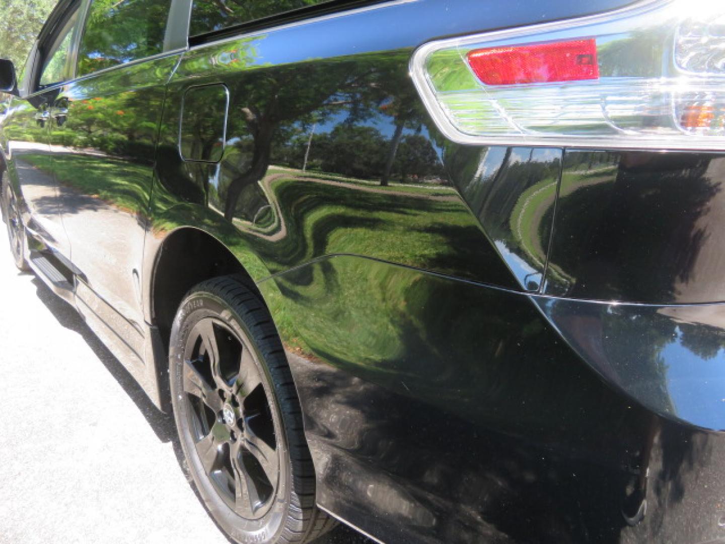 2020 Black /Black Toyota Sienna SE 8-Passenger (5TDXZ3DC3LS) with an 3.5L V6 EFI DOHC 24V engine, 8A transmission, located at 4301 Oak Circle #19, Boca Raton, FL, 33431, (954) 561-2499, 26.388472, -80.084045- Photo#33