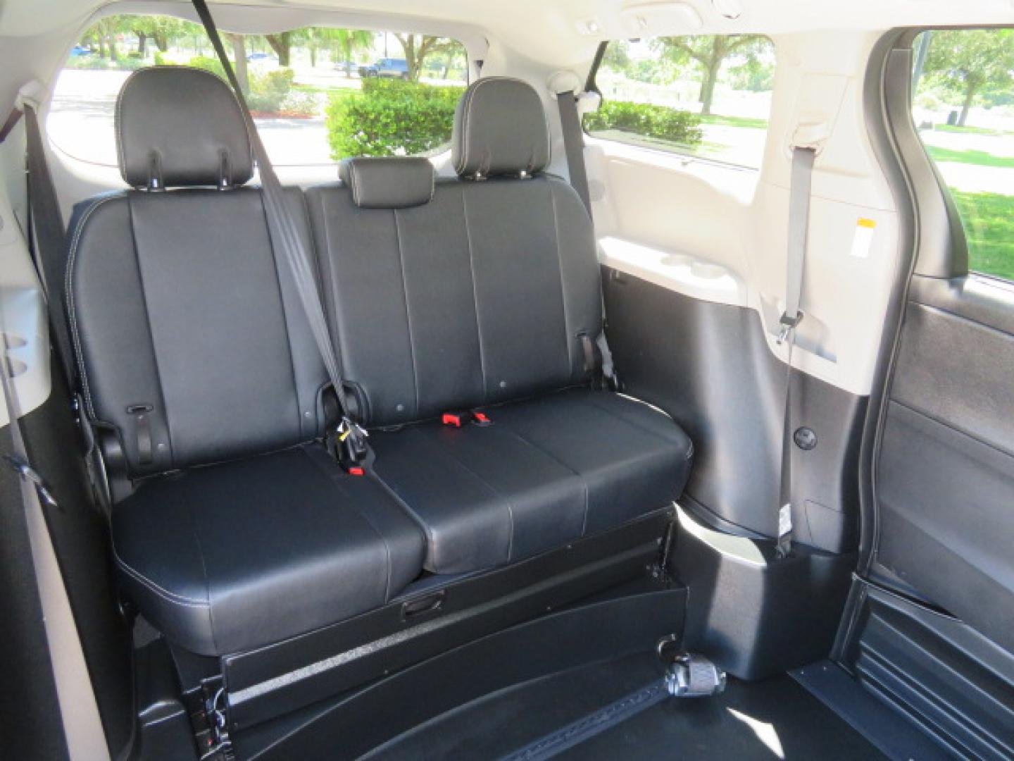 2020 Black /Black Toyota Sienna SE 8-Passenger (5TDXZ3DC3LS) with an 3.5L V6 EFI DOHC 24V engine, 8A transmission, located at 4301 Oak Circle #19, Boca Raton, FL, 33431, (954) 561-2499, 26.388472, -80.084045- Photo#49
