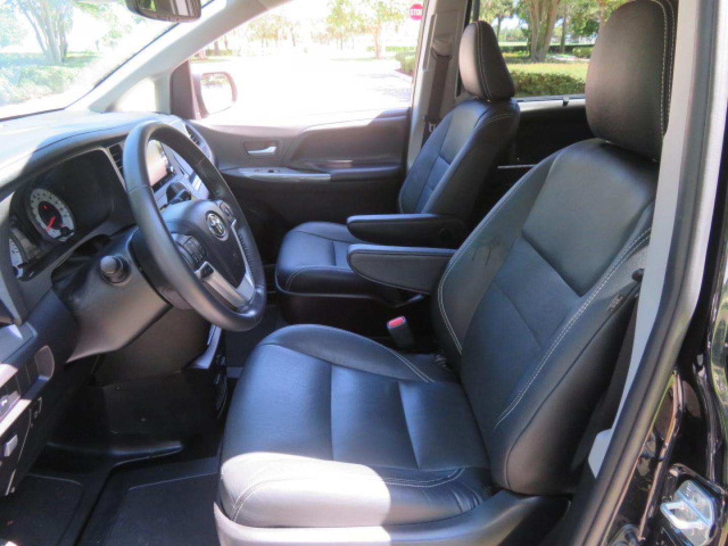 2020 Black /Black Toyota Sienna SE 8-Passenger (5TDXZ3DC3LS) with an 3.5L V6 EFI DOHC 24V engine, 8A transmission, located at 4301 Oak Circle #19, Boca Raton, FL, 33431, (954) 561-2499, 26.388472, -80.084045- Photo#82