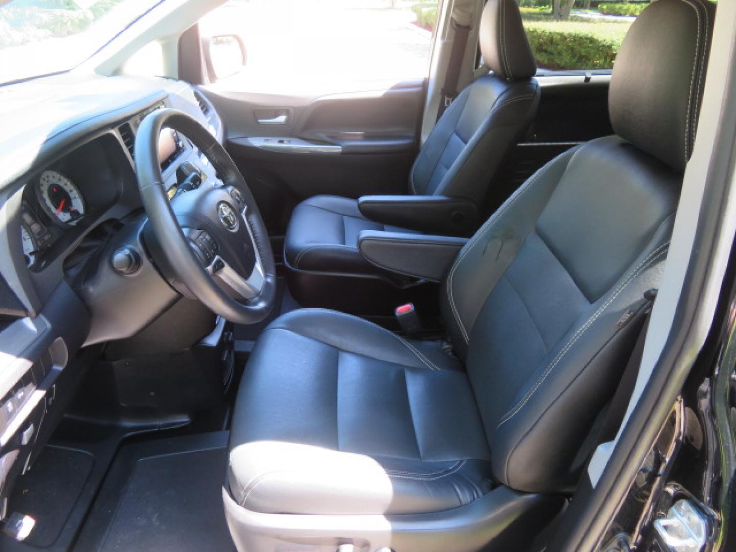 2020 Black /Black Toyota Sienna SE 8-Passenger (5TDXZ3DC3LS) with an 3.5L V6 EFI DOHC 24V engine, 8A transmission, located at 4301 Oak Circle #19, Boca Raton, FL, 33431, (954) 561-2499, 26.388472, -80.084045- Photo#83