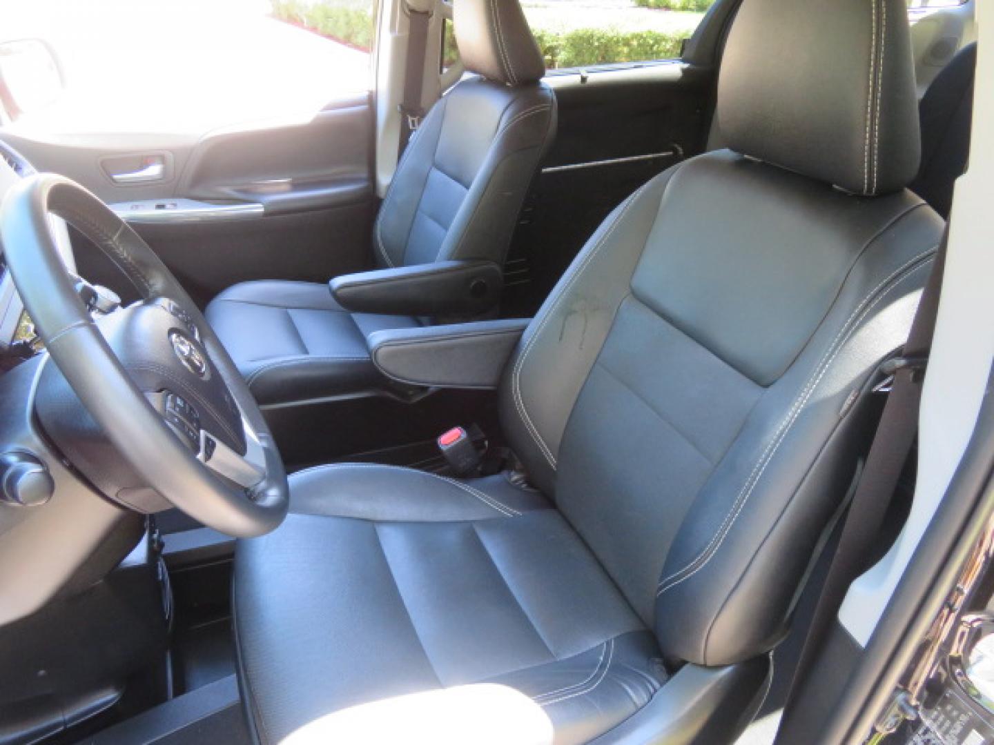 2020 Black /Black Toyota Sienna SE 8-Passenger (5TDXZ3DC3LS) with an 3.5L V6 EFI DOHC 24V engine, 8A transmission, located at 4301 Oak Circle #19, Boca Raton, FL, 33431, (954) 561-2499, 26.388472, -80.084045- Photo#84