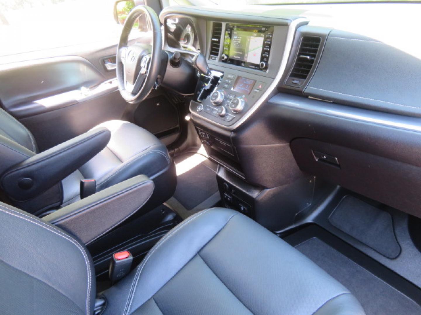2020 Black /Black Toyota Sienna SE 8-Passenger (5TDXZ3DC3LS) with an 3.5L V6 EFI DOHC 24V engine, 8A transmission, located at 4301 Oak Circle #19, Boca Raton, FL, 33431, (954) 561-2499, 26.388472, -80.084045- Photo#87