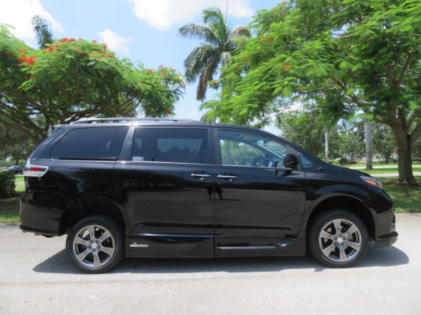 2017 Black /Black Toyota Sienna SE 8-Passenger (5TDXZ3DC2HS) with an 3.5L V6 EFI DOHC 24V engine, 8A transmission, located at 4301 Oak Circle #19, Boca Raton, FL, 33431, (954) 561-2499, 26.388472, -80.084045 - You are looking at Gorgeous Low Mileage Black on Black Garage Kept 2017 Toyota Sienna SE Sport Handicap Van Wheelchair Van VMI Conversion Van with 21K Original Miles, Power Side Entry Ramp with Kneeling Van Function, Q Straint Tie Down System. Quick Release Front Seats, Driver's Transfer Seat, Hand- Photo#7