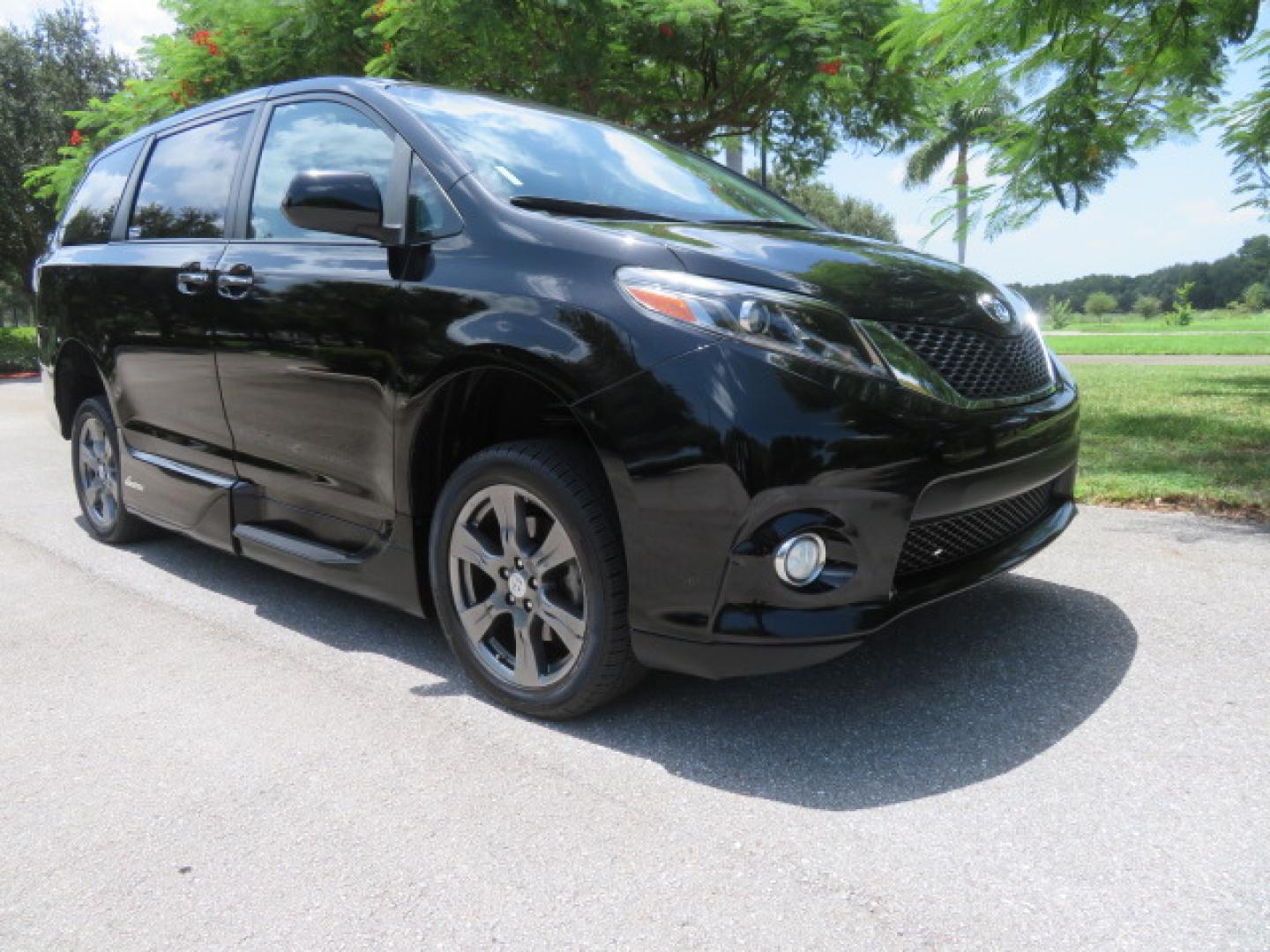 2017 Black /Black Toyota Sienna SE 8-Passenger (5TDXZ3DC2HS) with an 3.5L V6 EFI DOHC 24V engine, 8A transmission, located at 4301 Oak Circle #19, Boca Raton, FL, 33431, (954) 561-2499, 26.388472, -80.084045 - You are looking at Gorgeous Low Mileage Black on Black Garage Kept 2017 Toyota Sienna SE Sport Handicap Van Wheelchair Van VMI Conversion Van with 21K Original Miles, Power Side Entry Ramp with Kneeling Van Function, Q Straint Tie Down System. Quick Release Front Seats, Driver's Transfer Seat, Hand- Photo#10