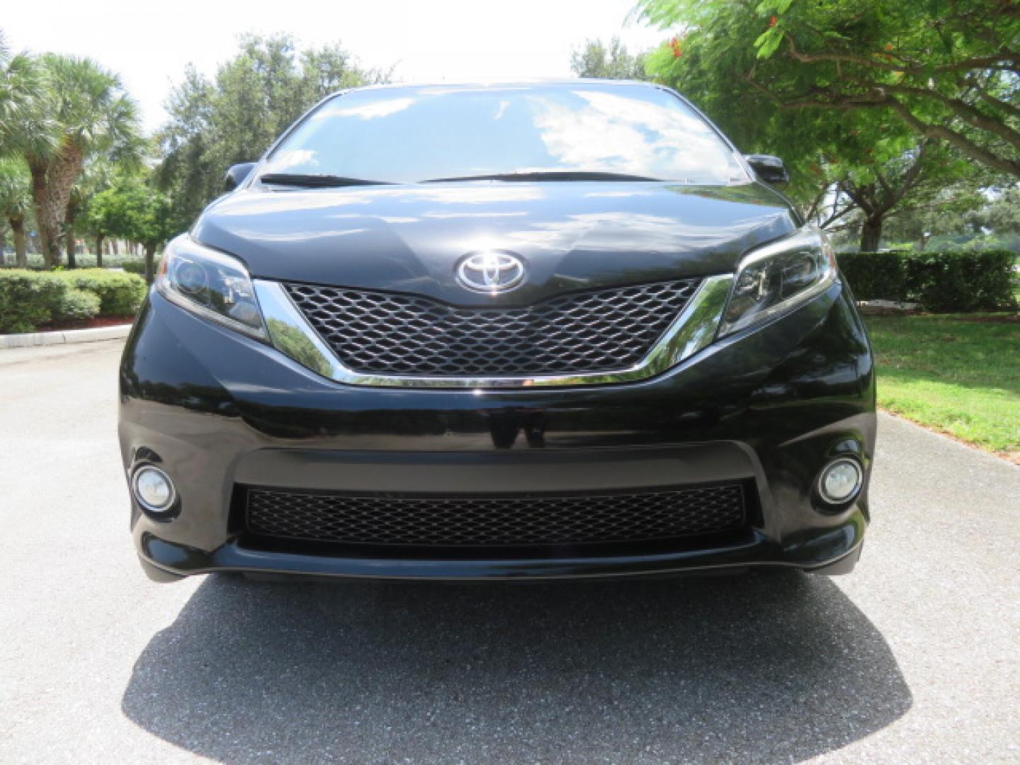 2017 Black /Black Toyota Sienna SE 8-Passenger (5TDXZ3DC2HS) with an 3.5L V6 EFI DOHC 24V engine, 8A transmission, located at 4301 Oak Circle #19, Boca Raton, FL, 33431, (954) 561-2499, 26.388472, -80.084045 - You are looking at Gorgeous Low Mileage Black on Black Garage Kept 2017 Toyota Sienna SE Sport Handicap Van Wheelchair Van VMI Conversion Van with 21K Original Miles, Power Side Entry Ramp with Kneeling Van Function, Q Straint Tie Down System. Quick Release Front Seats, Driver's Transfer Seat, Hand- Photo#12