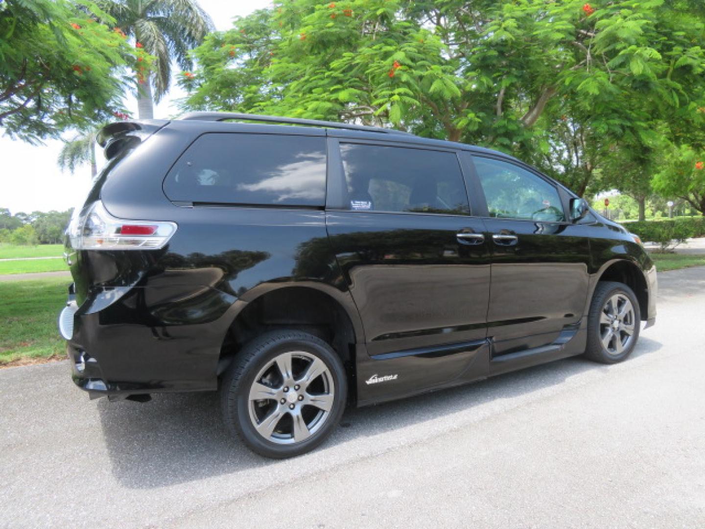 2017 Black /Black Toyota Sienna SE 8-Passenger (5TDXZ3DC2HS) with an 3.5L V6 EFI DOHC 24V engine, 8A transmission, located at 4301 Oak Circle #19, Boca Raton, FL, 33431, (954) 561-2499, 26.388472, -80.084045 - You are looking at Gorgeous Low Mileage Black on Black Garage Kept 2017 Toyota Sienna SE Sport Handicap Van Wheelchair Van VMI Conversion Van with 21K Original Miles, Power Side Entry Ramp with Kneeling Van Function, Q Straint Tie Down System. Quick Release Front Seats, Driver's Transfer Seat, Hand- Photo#20