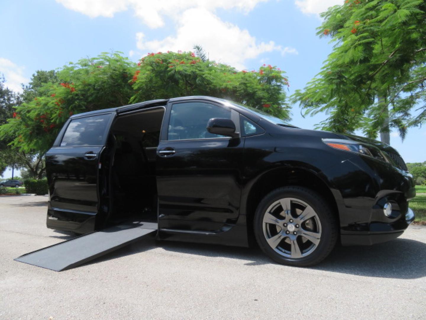 2017 Black /Black Toyota Sienna SE 8-Passenger (5TDXZ3DC2HS) with an 3.5L V6 EFI DOHC 24V engine, 8A transmission, located at 4301 Oak Circle #19, Boca Raton, FL, 33431, (954) 561-2499, 26.388472, -80.084045 - You are looking at Gorgeous Low Mileage Black on Black Garage Kept 2017 Toyota Sienna SE Sport Handicap Van Wheelchair Van VMI Conversion Van with 21K Original Miles, Power Side Entry Ramp with Kneeling Van Function, Q Straint Tie Down System. Quick Release Front Seats, Driver's Transfer Seat, Hand- Photo#41