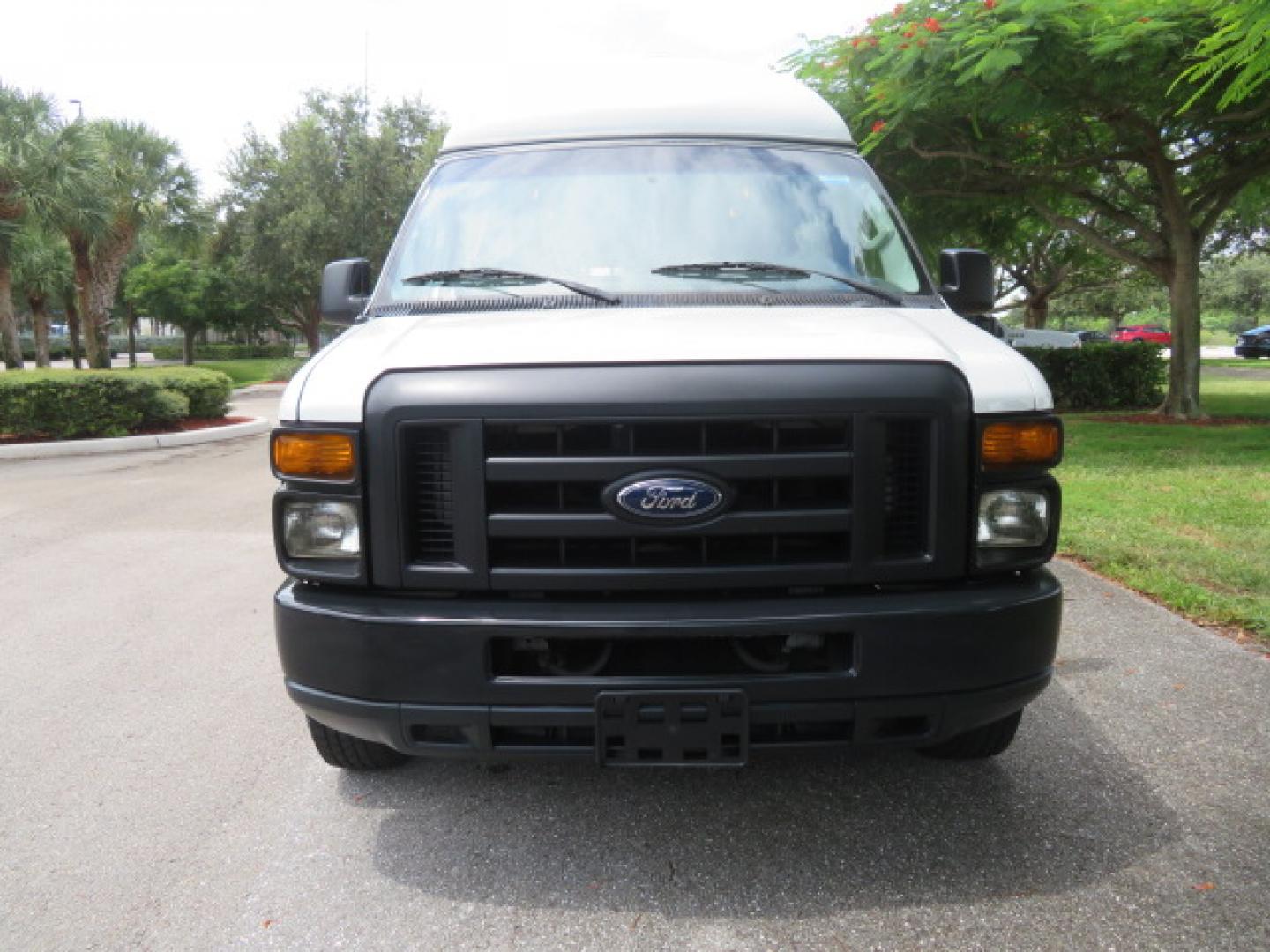 2011 White /Gray Ford E-Series Van E-350 Super Duty Extended (1FTSS3EL3BD) with an 5.4L V8 SOHC 16V engine, located at 4301 Oak Circle #19, Boca Raton, FL, 33431, (954) 561-2499, 26.388472, -80.084045- Photo#13