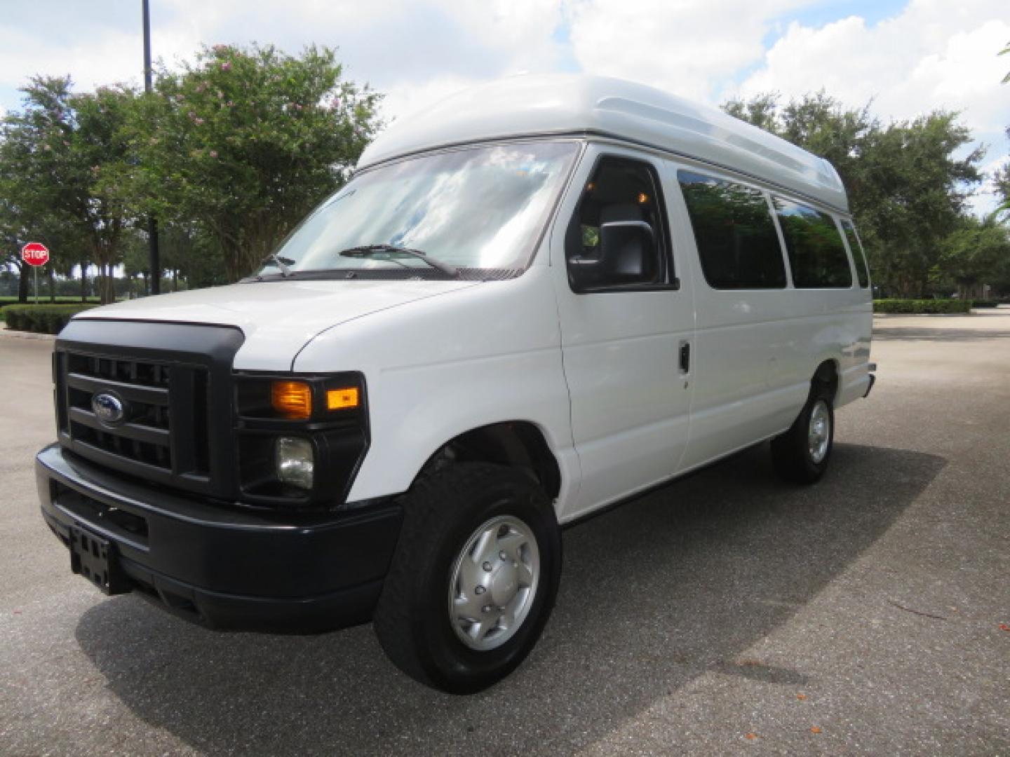 2011 White /Gray Ford E-Series Van E-350 Super Duty Extended (1FTSS3EL3BD) with an 5.4L V8 SOHC 16V engine, located at 4301 Oak Circle #19, Boca Raton, FL, 33431, (954) 561-2499, 26.388472, -80.084045- Photo#14