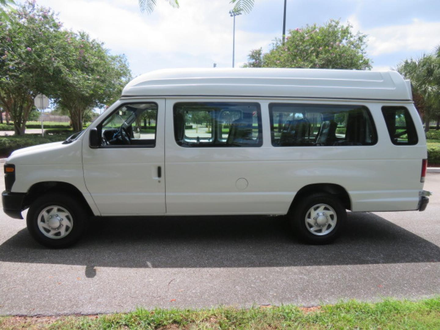 2011 White /Gray Ford E-Series Van E-350 Super Duty Extended (1FTSS3EL3BD) with an 5.4L V8 SOHC 16V engine, located at 4301 Oak Circle #19, Boca Raton, FL, 33431, (954) 561-2499, 26.388472, -80.084045- Photo#24