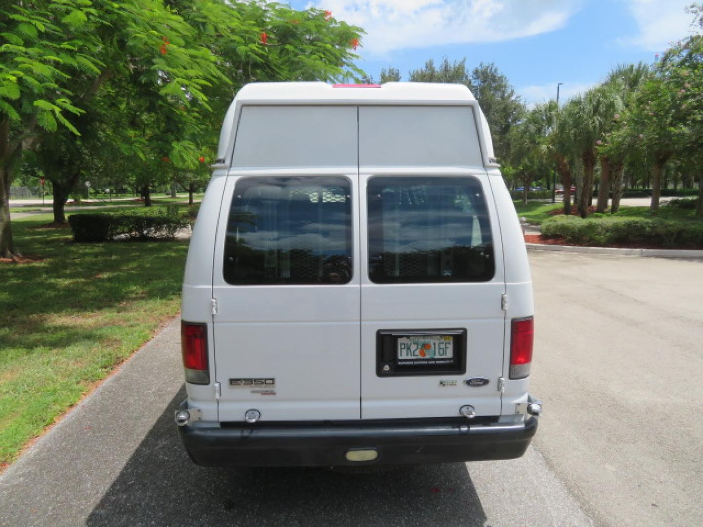 2011 White /Gray Ford E-Series Van E-350 Super Duty Extended (1FTSS3EL3BD) with an 5.4L V8 SOHC 16V engine, located at 4301 Oak Circle #19, Boca Raton, FL, 33431, (954) 561-2499, 26.388472, -80.084045- Photo#26