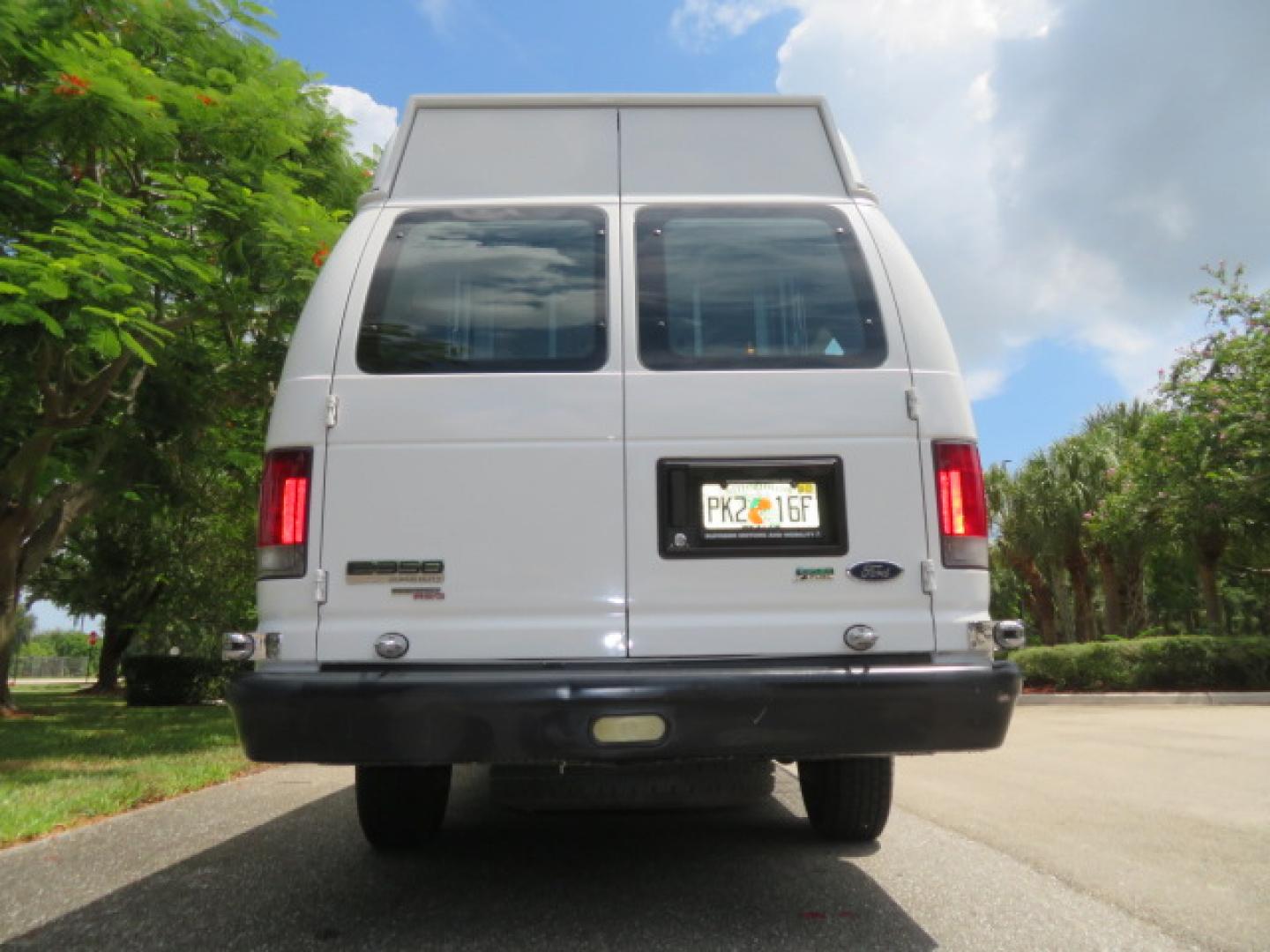 2011 White /Gray Ford E-Series Van E-350 Super Duty Extended (1FTSS3EL3BD) with an 5.4L V8 SOHC 16V engine, located at 4301 Oak Circle #19, Boca Raton, FL, 33431, (954) 561-2499, 26.388472, -80.084045- Photo#27