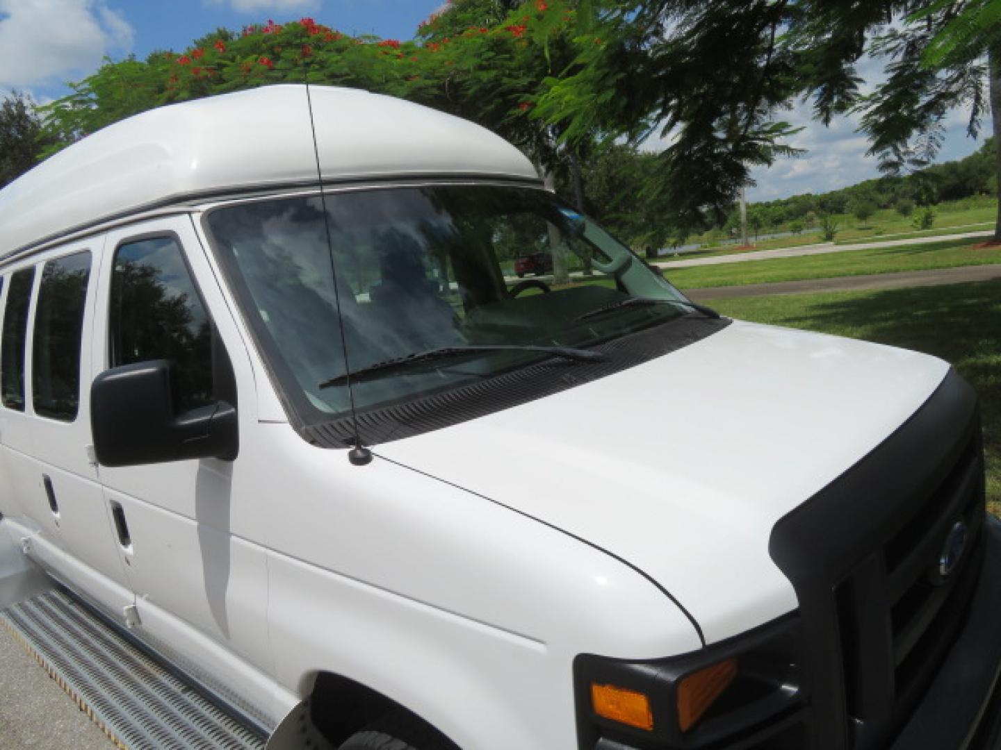 2011 White /Gray Ford E-Series Van E-350 Super Duty Extended (1FTSS3EL3BD) with an 5.4L V8 SOHC 16V engine, located at 4301 Oak Circle #19, Boca Raton, FL, 33431, (954) 561-2499, 26.388472, -80.084045- Photo#30