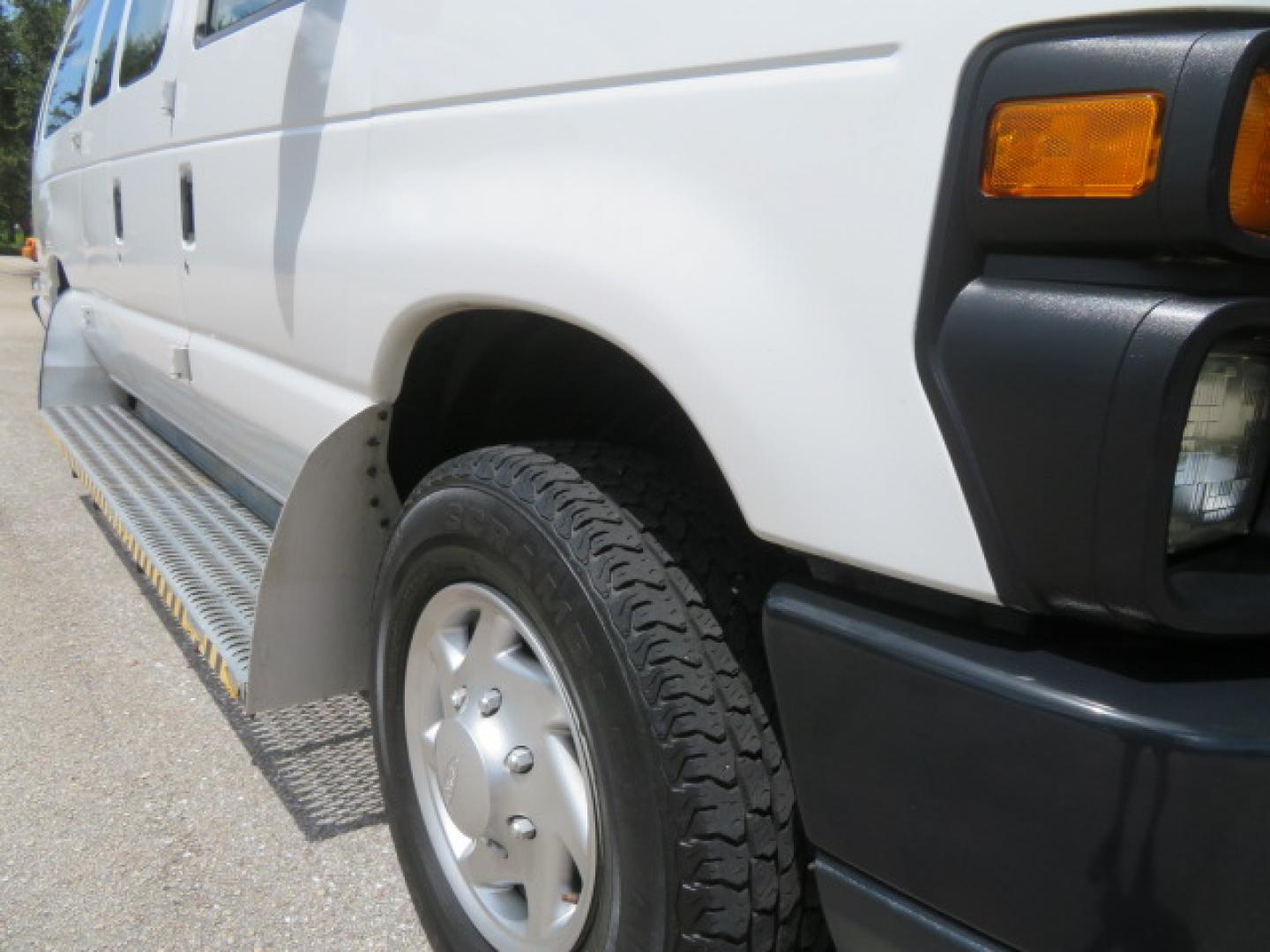 2011 White /Gray Ford E-Series Van E-350 Super Duty Extended (1FTSS3EL3BD) with an 5.4L V8 SOHC 16V engine, located at 4301 Oak Circle #19, Boca Raton, FL, 33431, (954) 561-2499, 26.388472, -80.084045- Photo#31