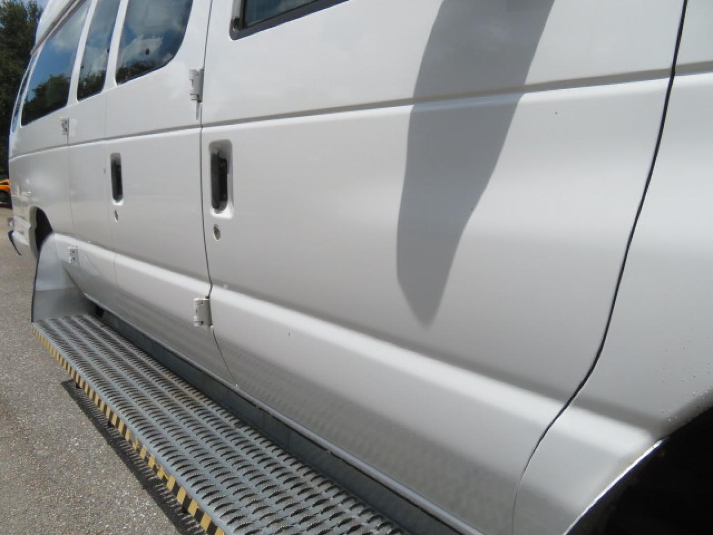 2011 White /Gray Ford E-Series Van E-350 Super Duty Extended (1FTSS3EL3BD) with an 5.4L V8 SOHC 16V engine, located at 4301 Oak Circle #19, Boca Raton, FL, 33431, (954) 561-2499, 26.388472, -80.084045- Photo#32