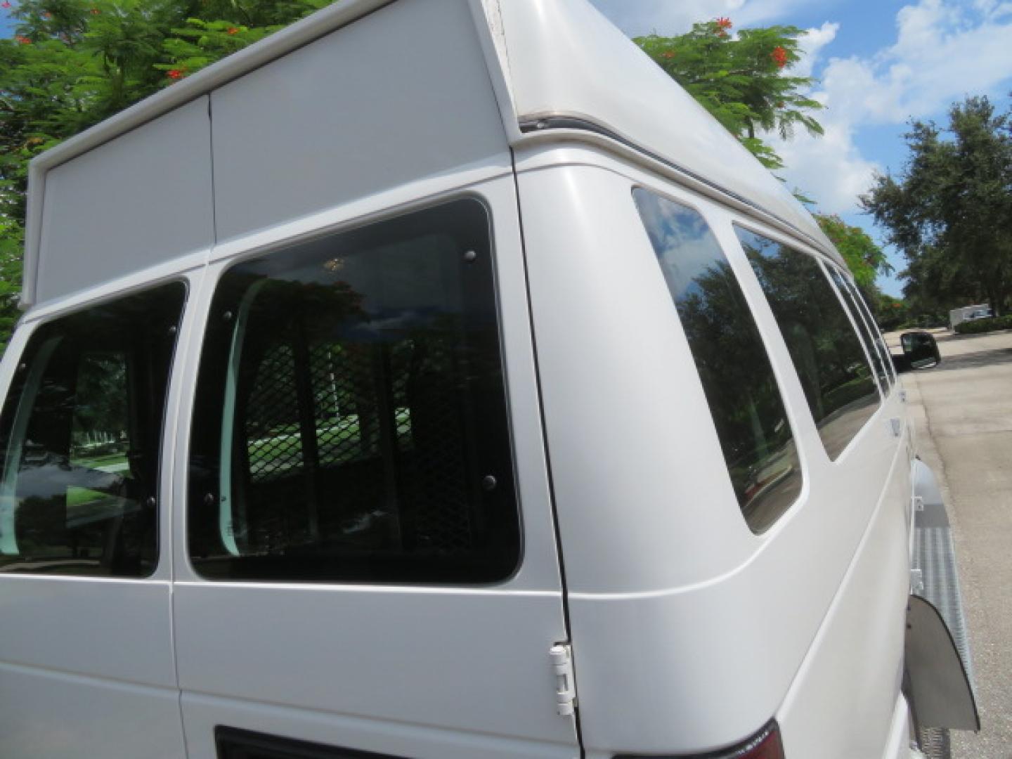 2011 White /Gray Ford E-Series Van E-350 Super Duty Extended (1FTSS3EL3BD) with an 5.4L V8 SOHC 16V engine, located at 4301 Oak Circle #19, Boca Raton, FL, 33431, (954) 561-2499, 26.388472, -80.084045- Photo#33