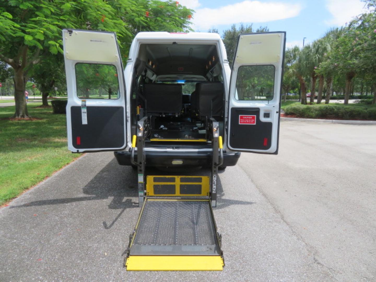 2011 White /Gray Ford E-Series Van E-350 Super Duty Extended (1FTSS3EL3BD) with an 5.4L V8 SOHC 16V engine, located at 4301 Oak Circle #19, Boca Raton, FL, 33431, (954) 561-2499, 26.388472, -80.084045- Photo#4