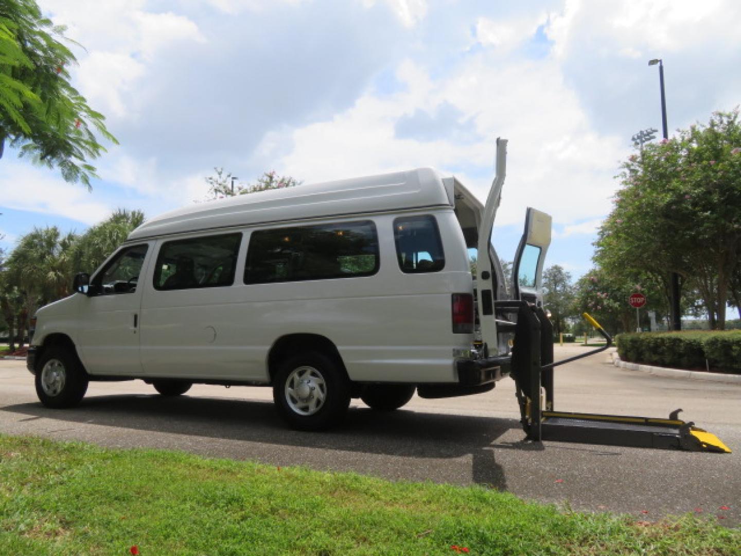 2011 White /Gray Ford E-Series Van E-350 Super Duty Extended (1FTSS3EL3BD) with an 5.4L V8 SOHC 16V engine, located at 4301 Oak Circle #19, Boca Raton, FL, 33431, (954) 561-2499, 26.388472, -80.084045- Photo#46