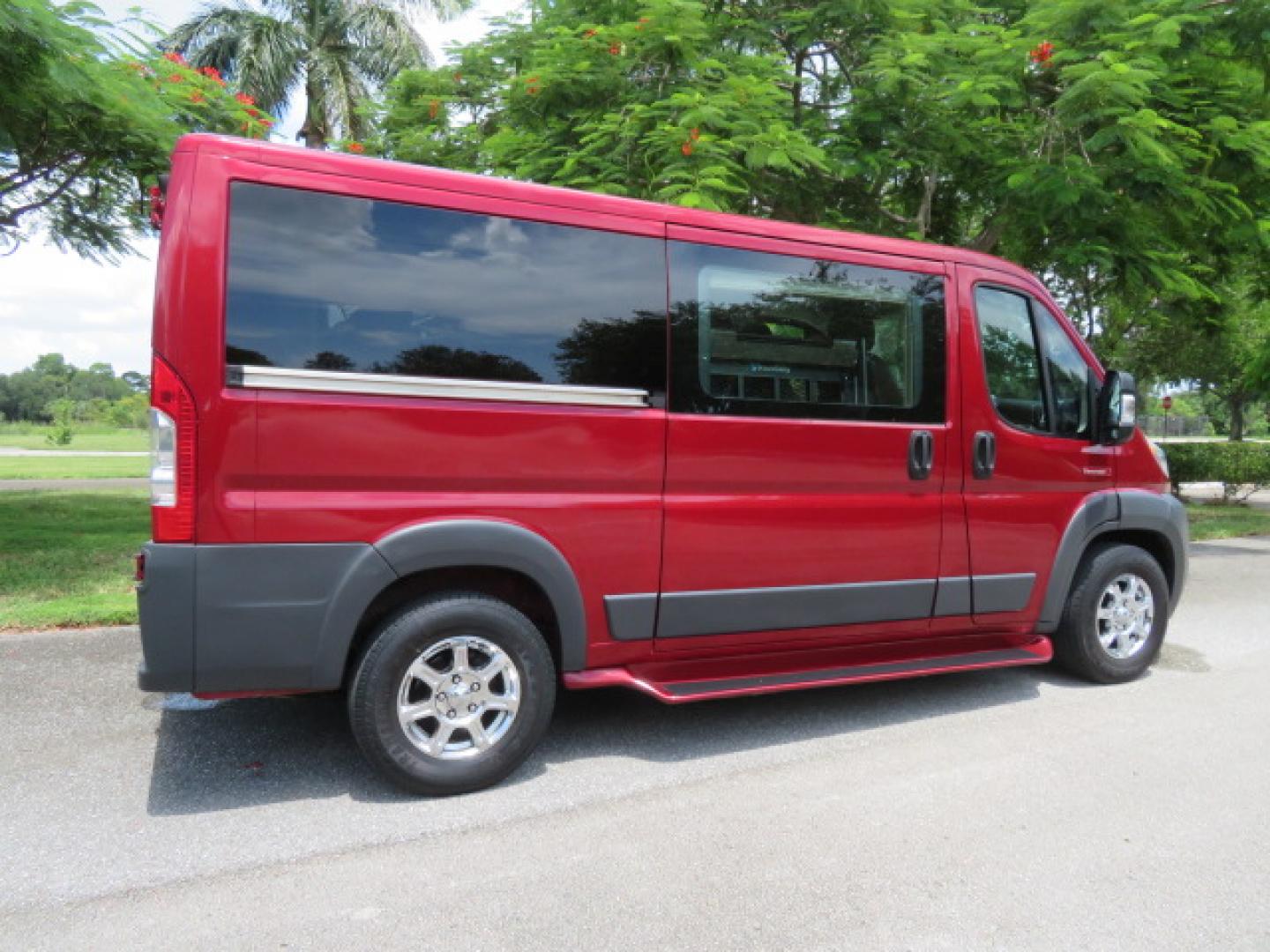 2018 Red /Beige RAM Promaster 1500 Low Roof Tradesman 136-in. WB (3C6TRVAG0JE) with an 3.6L V6 engine, 6A transmission, located at 4301 Oak Circle #19, Boca Raton, FL, 33431, (954) 561-2499, 26.388472, -80.084045- Photo#19