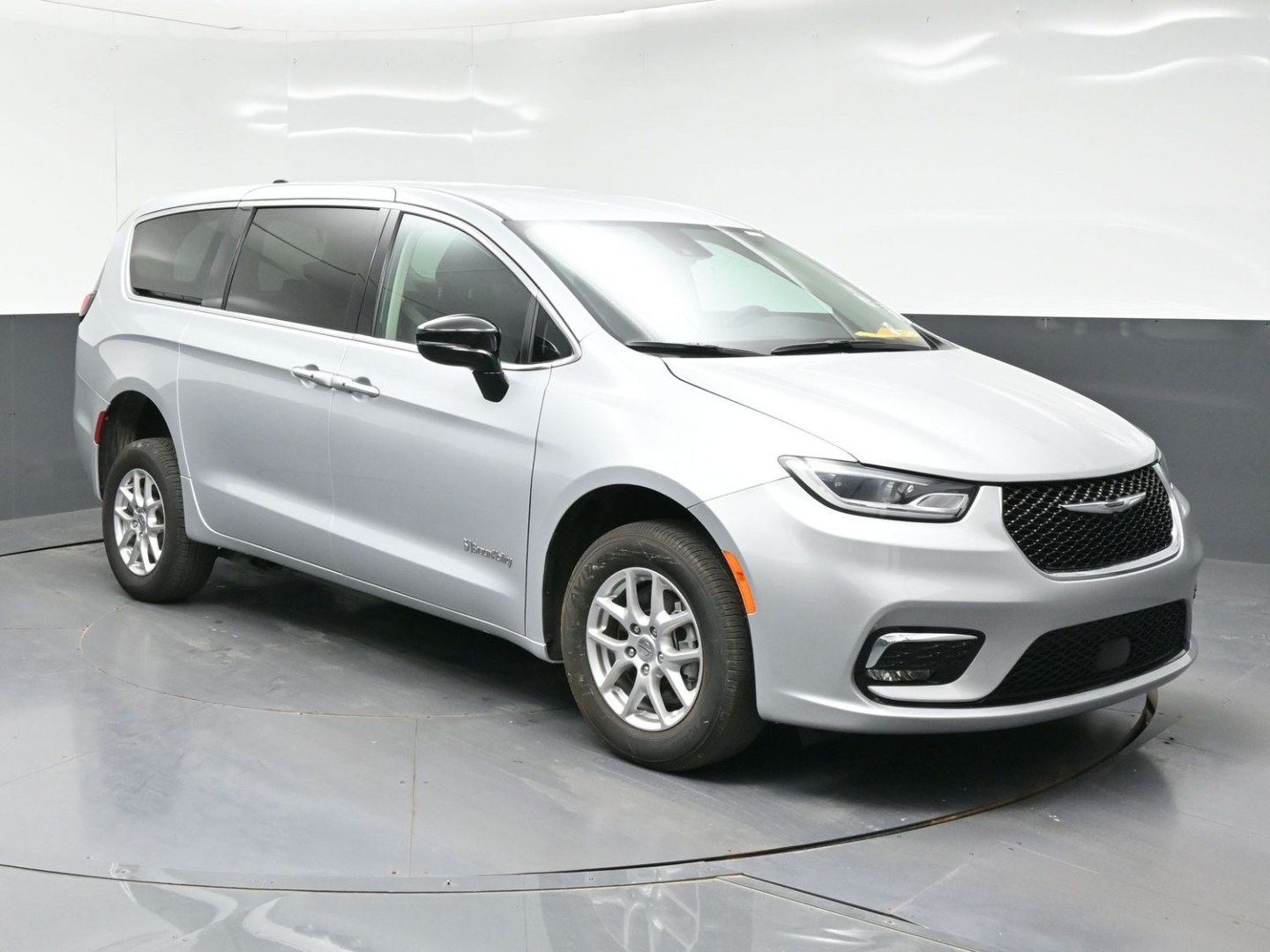 2024 Chrysler Pacifica Touring L (2C4RC1BG3RR) with an 3.6L V6 DOHC 24V engine, 9A transmission, located at 4301 Oak Circle #19, Boca Raton, FL, 33431, (954) 561-2499, 26.388472, -80.084045 - ? 2024 CHRYSLER PACIFICA BRAUNABILITY V7 — BRAND NEW CONVERSION! ? SEARCHING FOR A 2024 CHRYSLER PACIFICA HANDICAP WHEELCHAIR VAN? Looking for a BRAND NEW BraunAbility Rear-Entry V7 Conversion? You found it! ? 2024 Chrysler Pacifica ? BraunAbility V7 Rear-Entry Conversion ? BRAND NEW BraunAbi- Photo#4