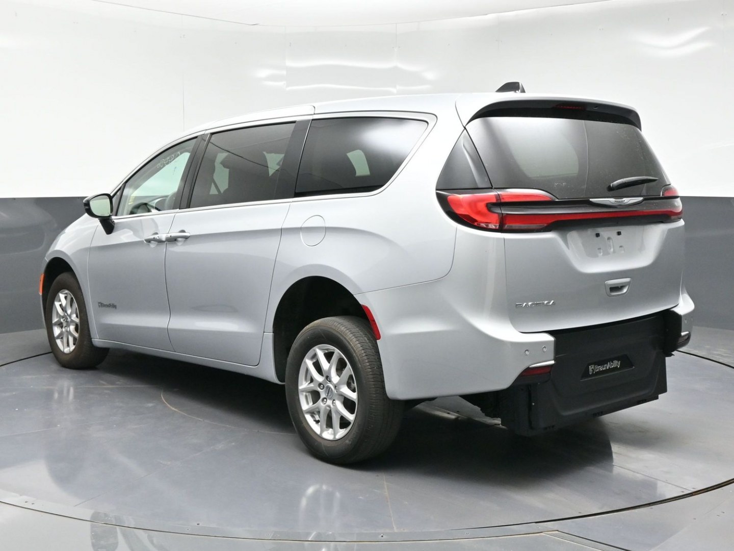 2024 Chrysler Pacifica Touring L (2C4RC1BG3RR) with an 3.6L V6 DOHC 24V engine, 9A transmission, located at 4301 Oak Circle #19, Boca Raton, FL, 33431, (954) 561-2499, 26.388472, -80.084045 - ? 2024 CHRYSLER PACIFICA BRAUNABILITY V7 — BRAND NEW CONVERSION! ? SEARCHING FOR A 2024 CHRYSLER PACIFICA HANDICAP WHEELCHAIR VAN? Looking for a BRAND NEW BraunAbility Rear-Entry V7 Conversion? You found it! ? 2024 Chrysler Pacifica ? BraunAbility V7 Rear-Entry Conversion ? BRAND NEW BraunAbi- Photo#2