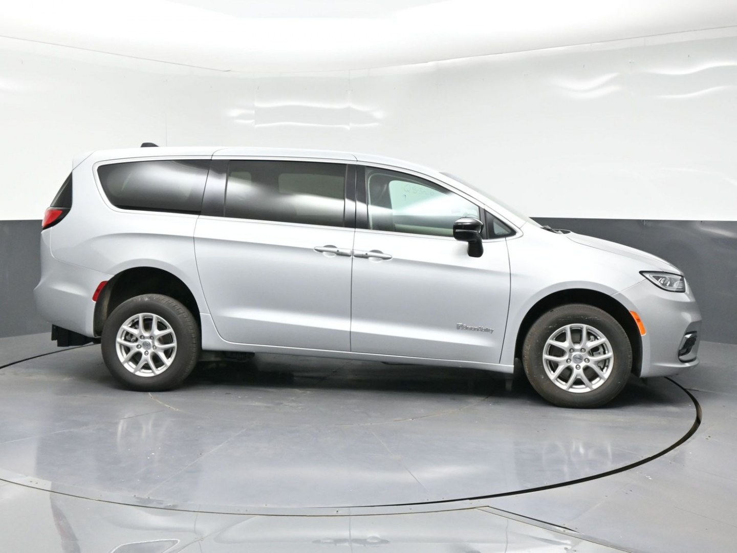 2024 Chrysler Pacifica Touring L (2C4RC1BG3RR) with an 3.6L V6 DOHC 24V engine, 9A transmission, located at 4301 Oak Circle #19, Boca Raton, FL, 33431, (954) 561-2499, 26.388472, -80.084045 - ? 2024 CHRYSLER PACIFICA BRAUNABILITY V7 — BRAND NEW CONVERSION! ? SEARCHING FOR A 2024 CHRYSLER PACIFICA HANDICAP WHEELCHAIR VAN? Looking for a BRAND NEW BraunAbility Rear-Entry V7 Conversion? You found it! ? 2024 Chrysler Pacifica ? BraunAbility V7 Rear-Entry Conversion ? BRAND NEW BraunAbi- Photo#10