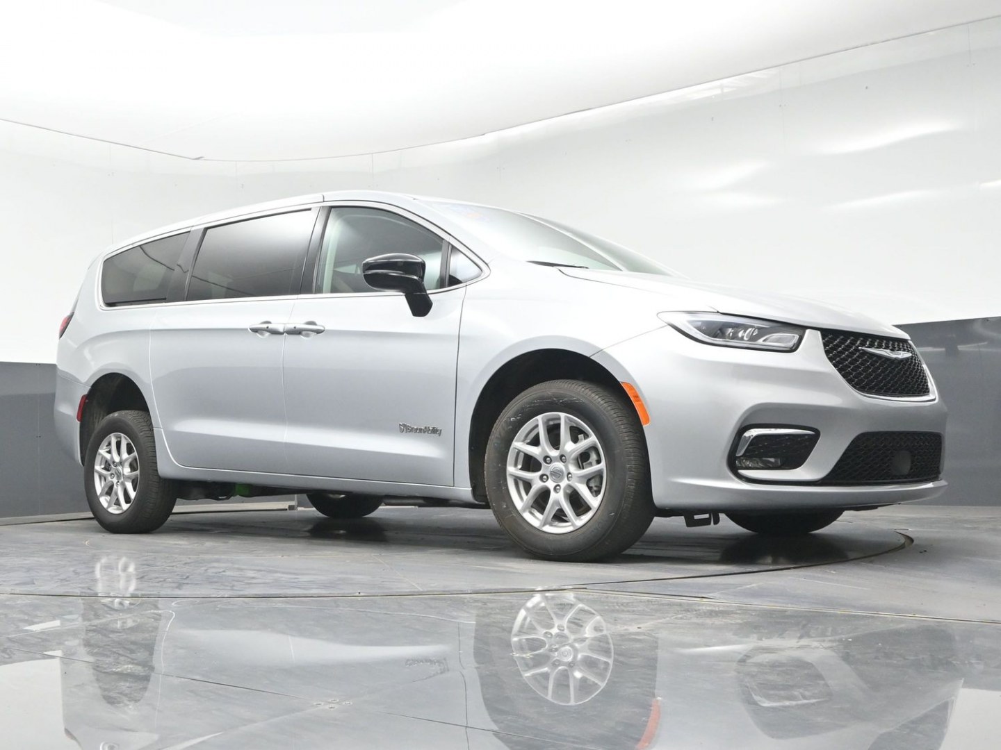2024 Chrysler Pacifica Touring L (2C4RC1BG3RR) with an 3.6L V6 DOHC 24V engine, 9A transmission, located at 4301 Oak Circle #19, Boca Raton, FL, 33431, (954) 561-2499, 26.388472, -80.084045 - ? 2024 CHRYSLER PACIFICA BRAUNABILITY V7 — BRAND NEW CONVERSION! ? SEARCHING FOR A 2024 CHRYSLER PACIFICA HANDICAP WHEELCHAIR VAN? Looking for a BRAND NEW BraunAbility Rear-Entry V7 Conversion? You found it! ? 2024 Chrysler Pacifica ? BraunAbility V7 Rear-Entry Conversion ? BRAND NEW BraunAbi- Photo#20