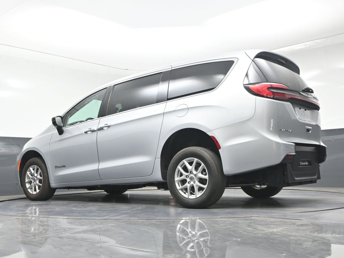 2024 Chrysler Pacifica Touring L (2C4RC1BG3RR) with an 3.6L V6 DOHC 24V engine, 9A transmission, located at 4301 Oak Circle #19, Boca Raton, FL, 33431, (954) 561-2499, 26.388472, -80.084045 - ? 2024 CHRYSLER PACIFICA BRAUNABILITY V7 — BRAND NEW CONVERSION! ? SEARCHING FOR A 2024 CHRYSLER PACIFICA HANDICAP WHEELCHAIR VAN? Looking for a BRAND NEW BraunAbility Rear-Entry V7 Conversion? You found it! ? 2024 Chrysler Pacifica ? BraunAbility V7 Rear-Entry Conversion ? BRAND NEW BraunAbi- Photo#1