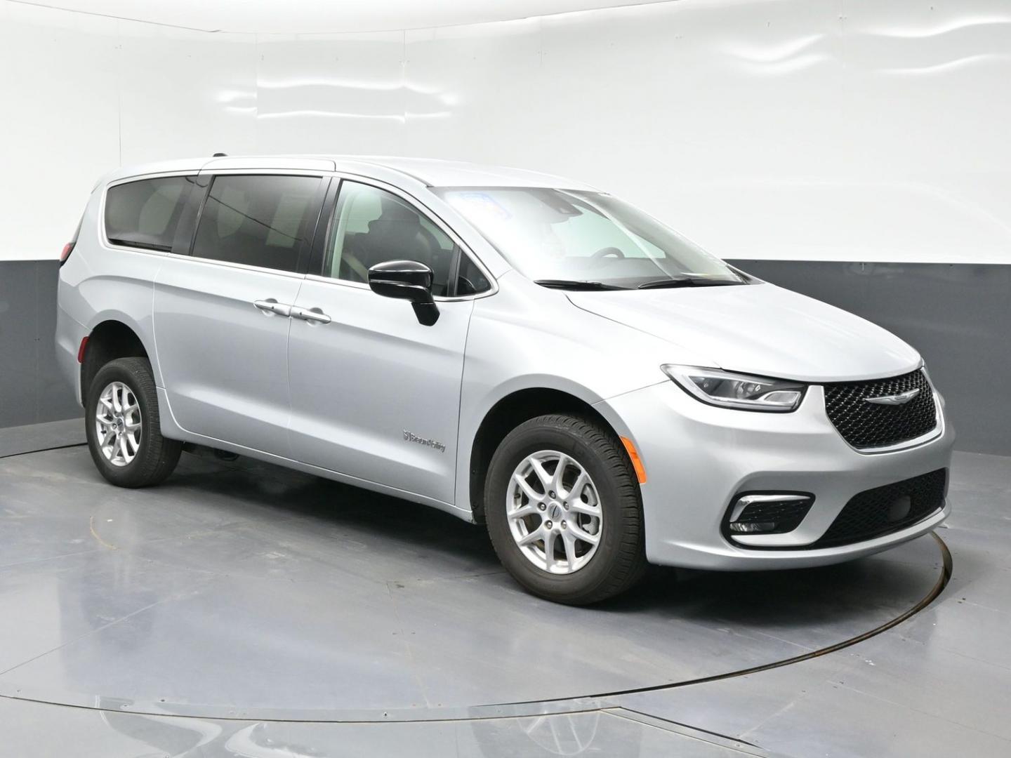 2024 Silver /Black Chrysler Pacifica Touring L (2C4RC1BG7RR) with an 3.6L V6 DOHC 24V engine, 9A transmission, located at 4301 Oak Circle #19, Boca Raton, FL, 33431, (954) 561-2499, 26.388472, -80.084045 - ? 2024 CHRYSLER PACIFICA BRAUNABILITY V7 — BRAND NEW CONVERSION! ? SEARCHING FOR A 2024 CHRYSLER PACIFICA HANDICAP WHEELCHAIR VAN? Looking for a BRAND NEW BraunAbility Rear-Entry V7 Conversion? You found it! ? 2024 Chrysler Pacifica ? BraunAbility V7 Rear-Entry Conversion ? BRAND NEW BraunAbi- Photo#3