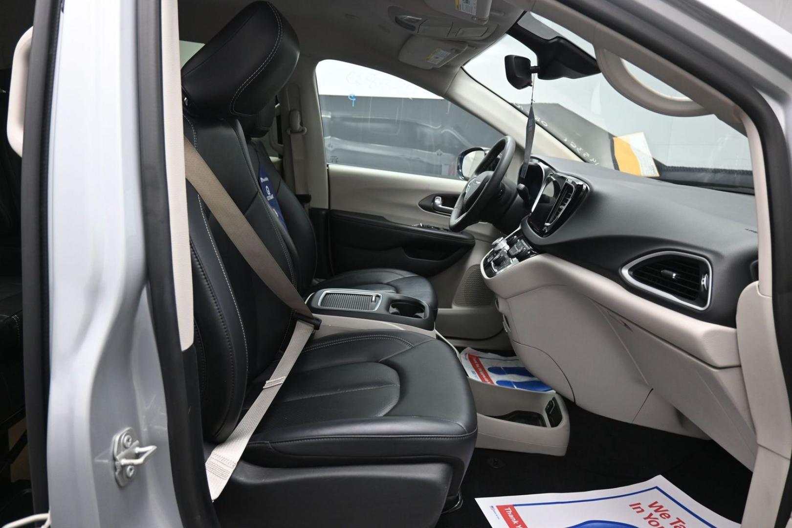 2024 Silver /Black Chrysler Pacifica Touring L (2C4RC1BG7RR) with an 3.6L V6 DOHC 24V engine, 9A transmission, located at 4301 Oak Circle #19, Boca Raton, FL, 33431, (954) 561-2499, 26.388472, -80.084045 - ? 2024 CHRYSLER PACIFICA BRAUNABILITY V7 — BRAND NEW CONVERSION! ? SEARCHING FOR A 2024 CHRYSLER PACIFICA HANDICAP WHEELCHAIR VAN? Looking for a BRAND NEW BraunAbility Rear-Entry V7 Conversion? You found it! ? 2024 Chrysler Pacifica ? BraunAbility V7 Rear-Entry Conversion ? BRAND NEW BraunAbi- Photo#12